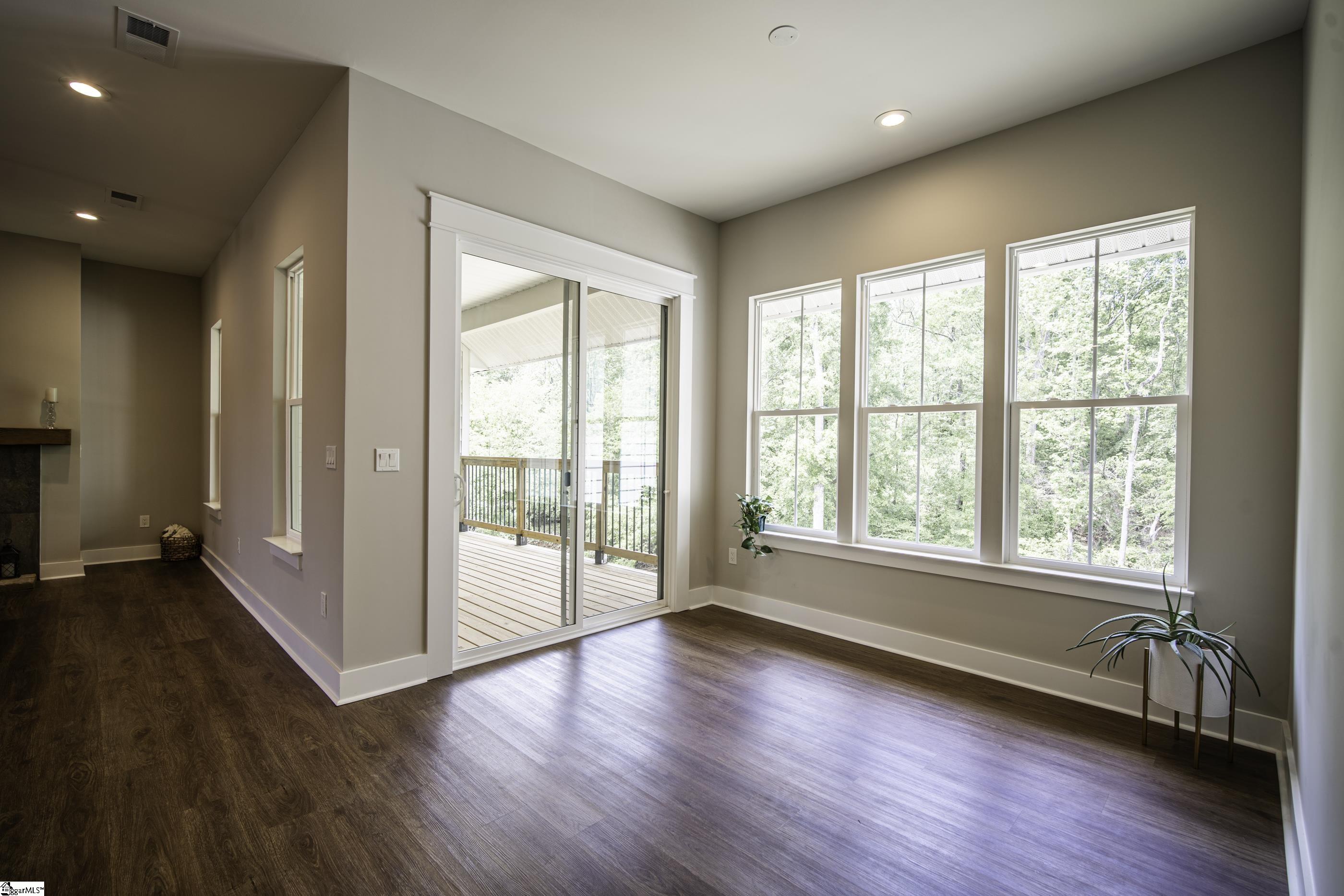 221 Wood River Way