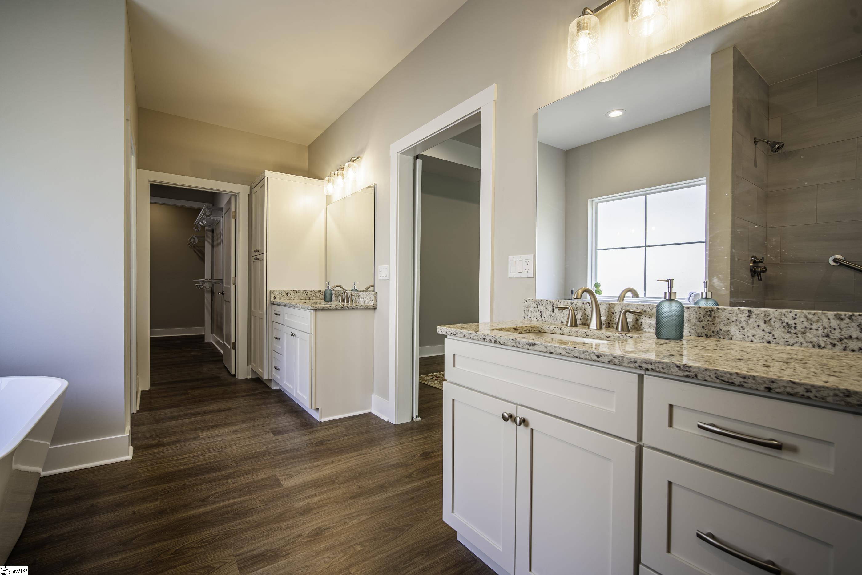 221 Wood River Way