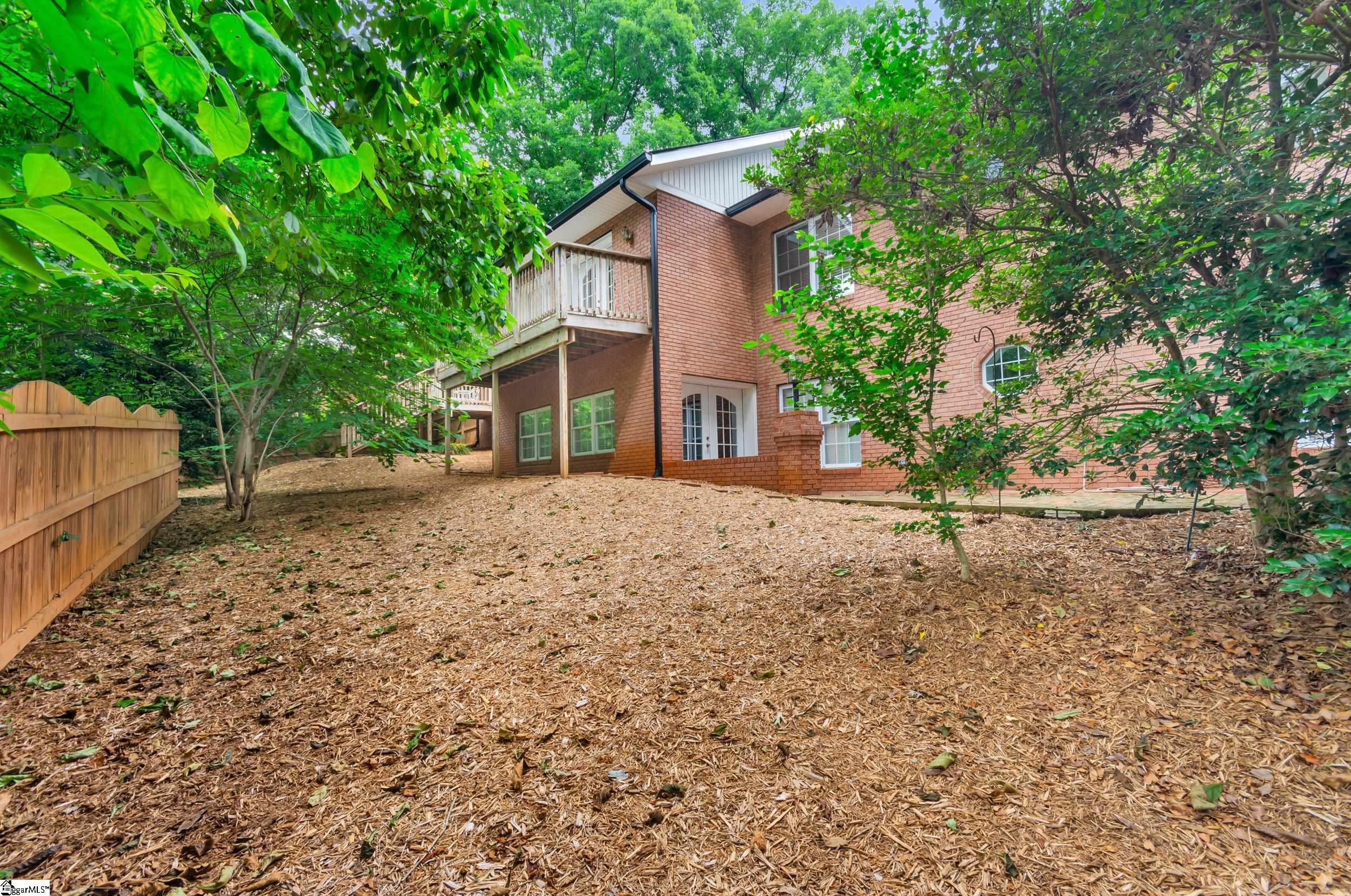 207 Ashford Avenue