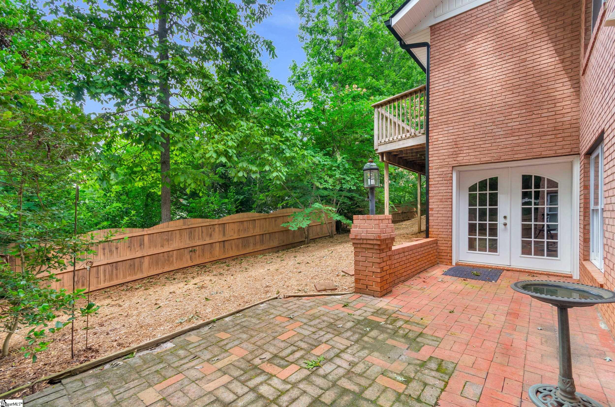 207 Ashford Avenue