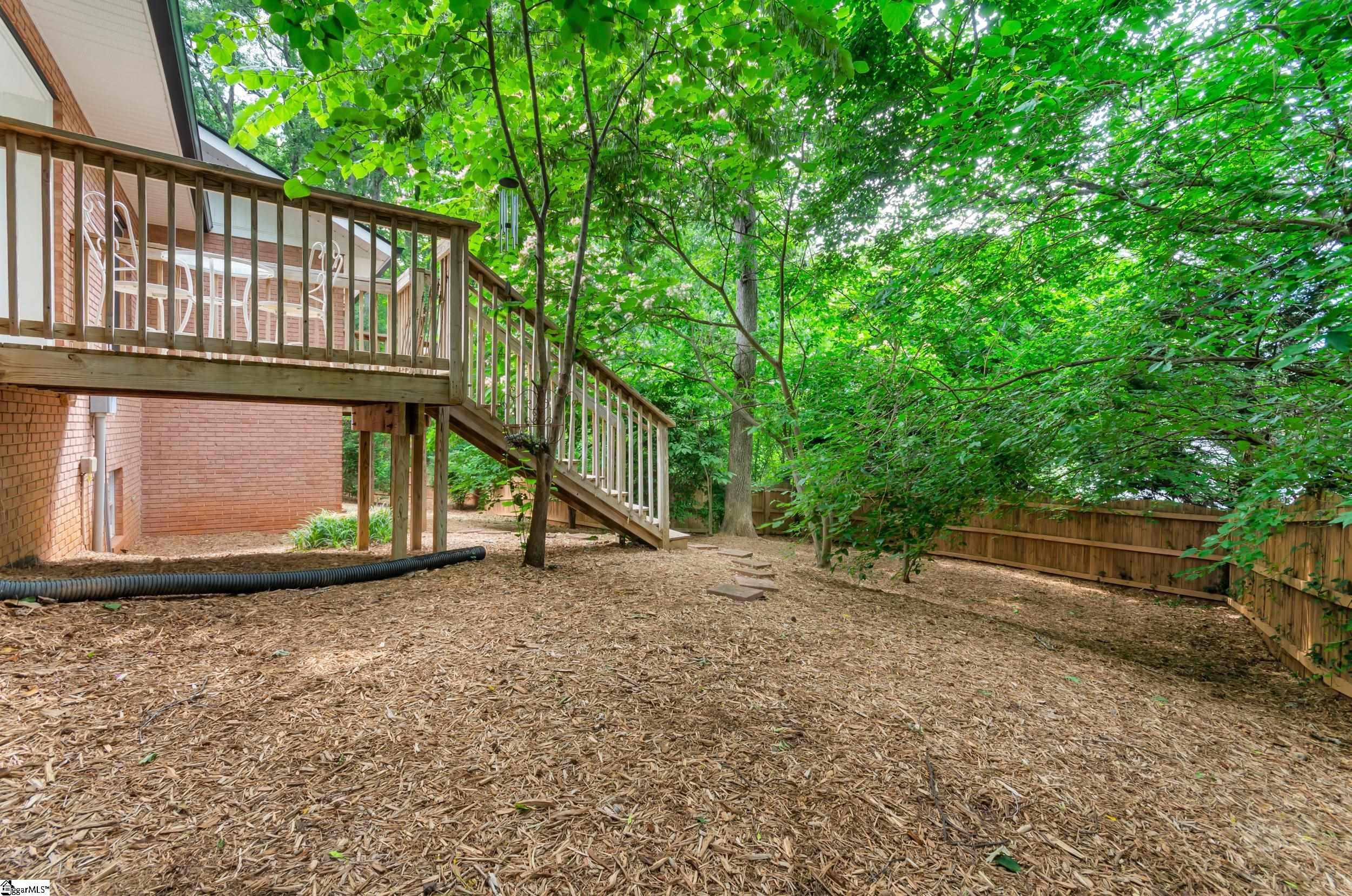 207 Ashford Avenue