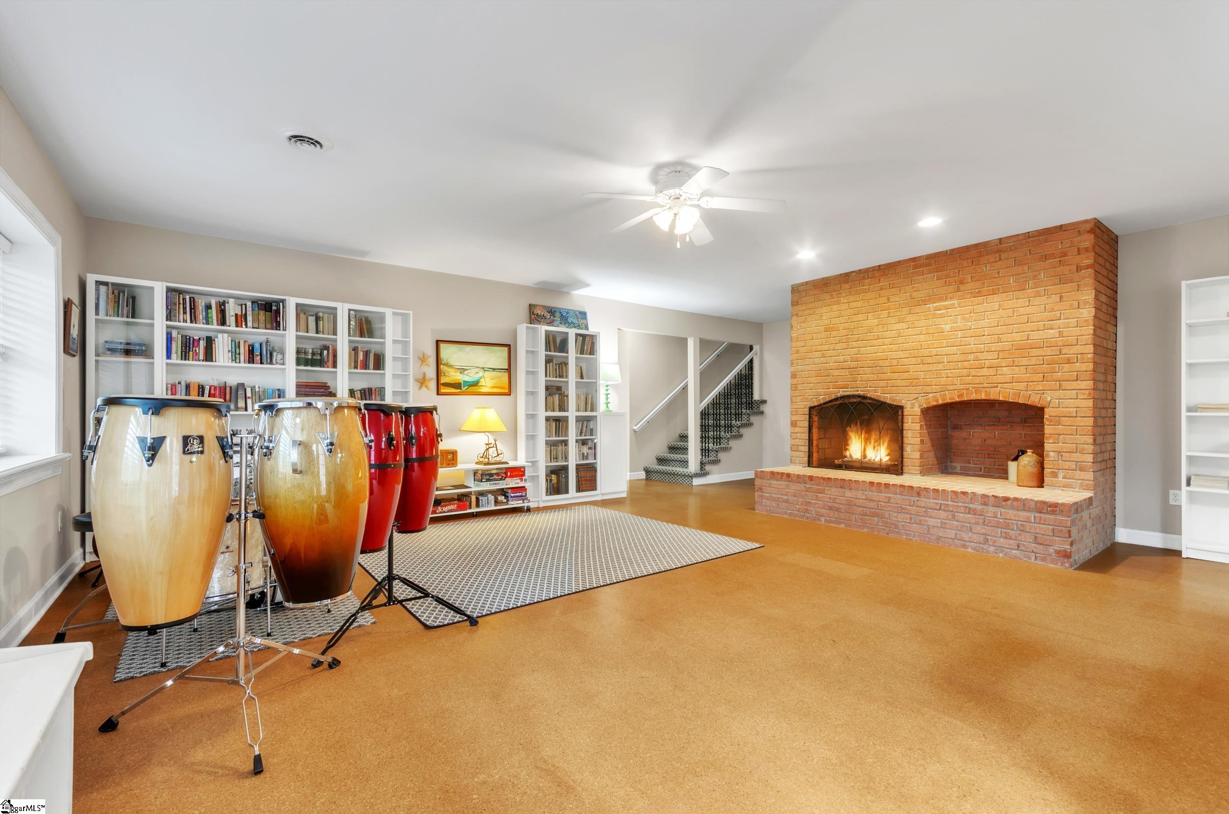 207 Ashford Avenue