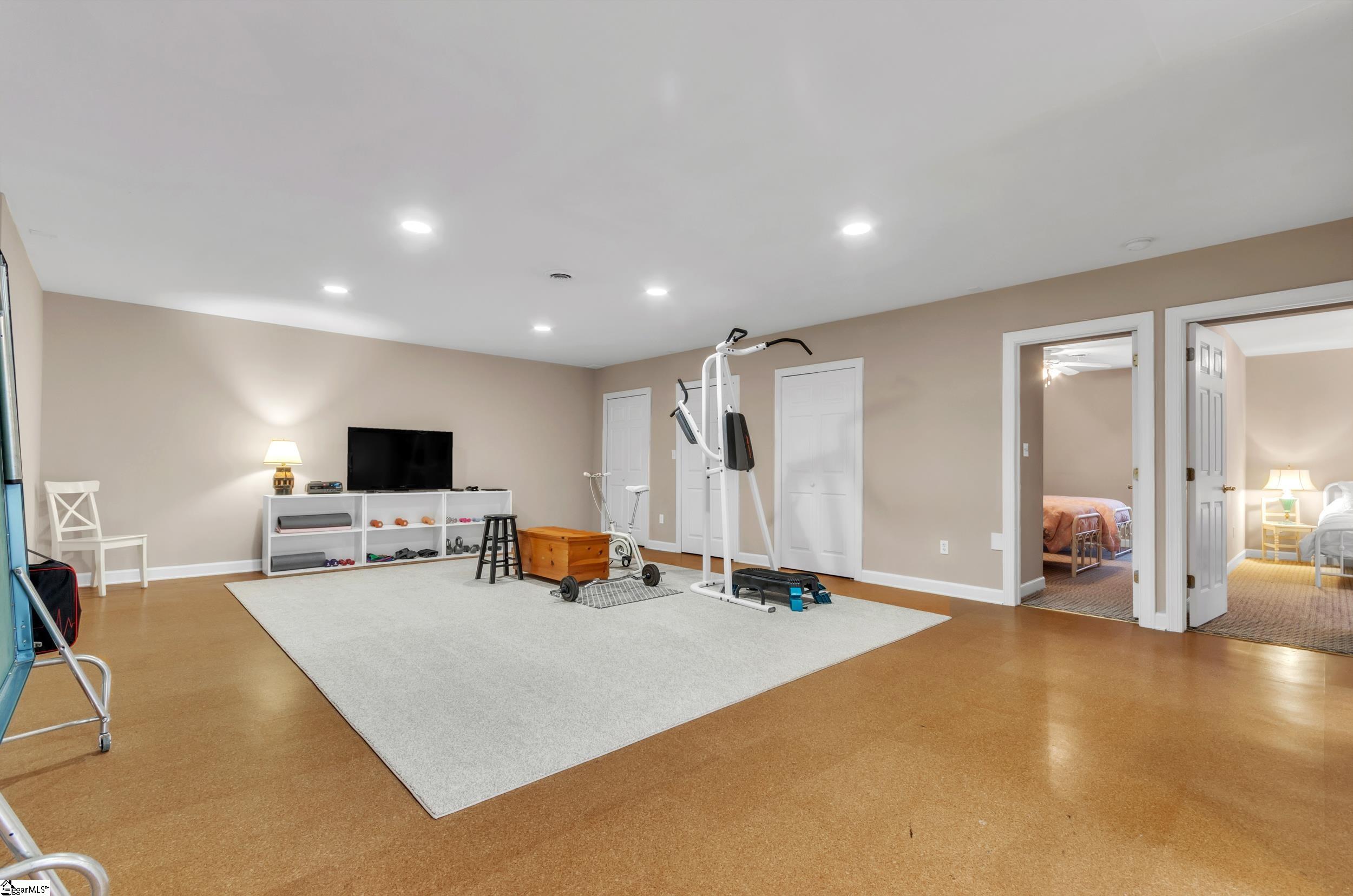 207 Ashford Avenue