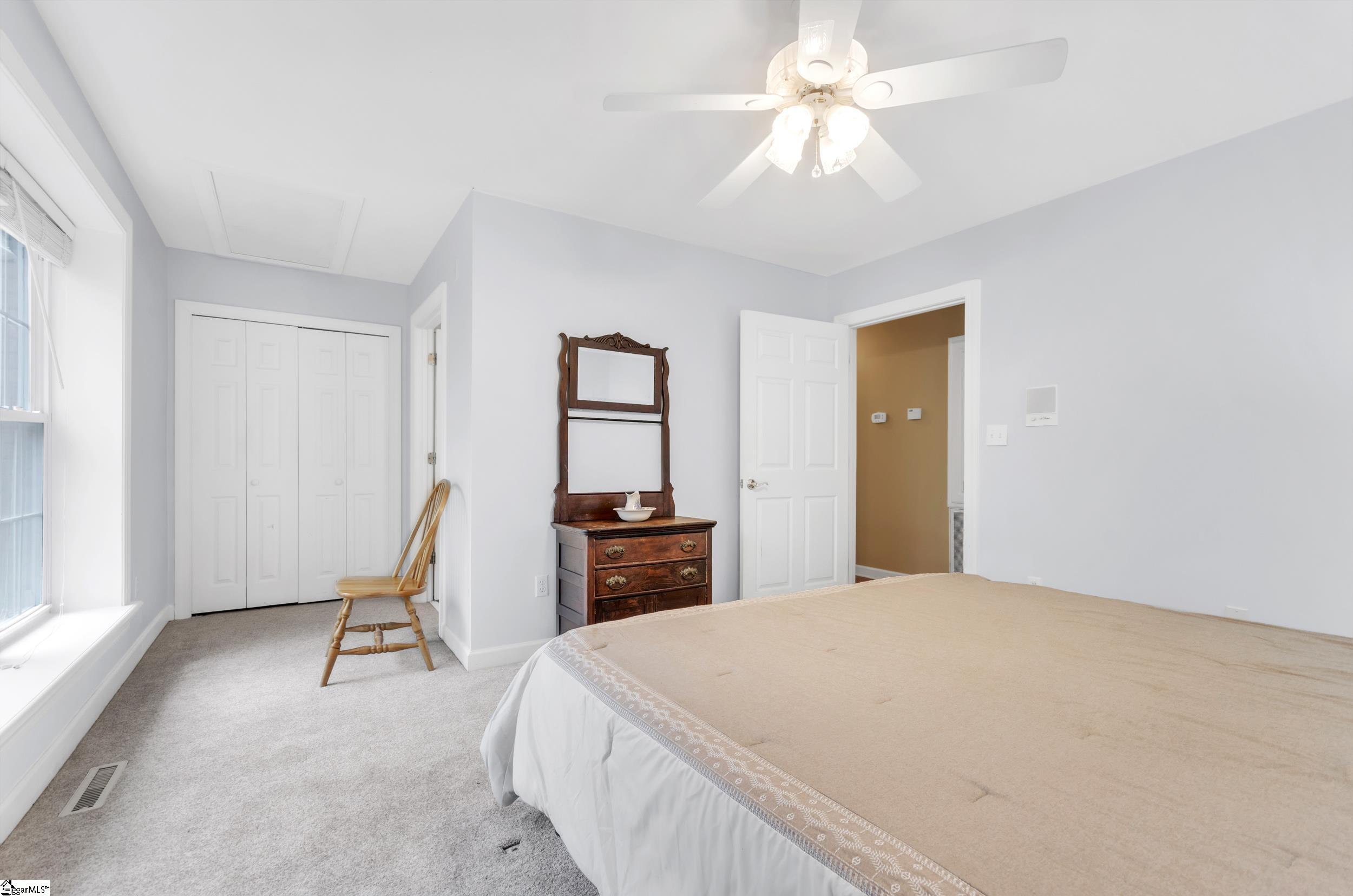 207 Ashford Avenue