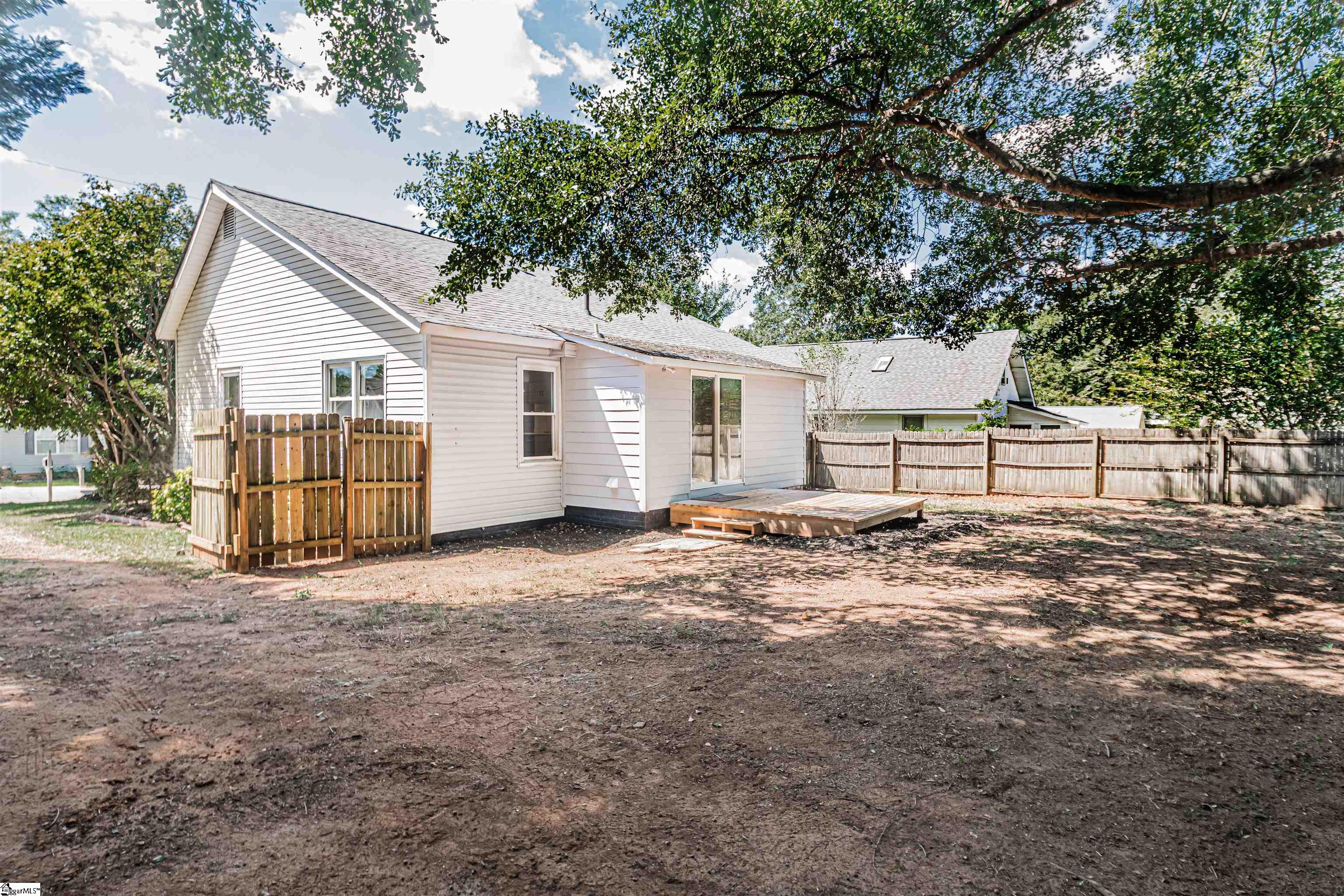 305 S 6th Street, Easley
