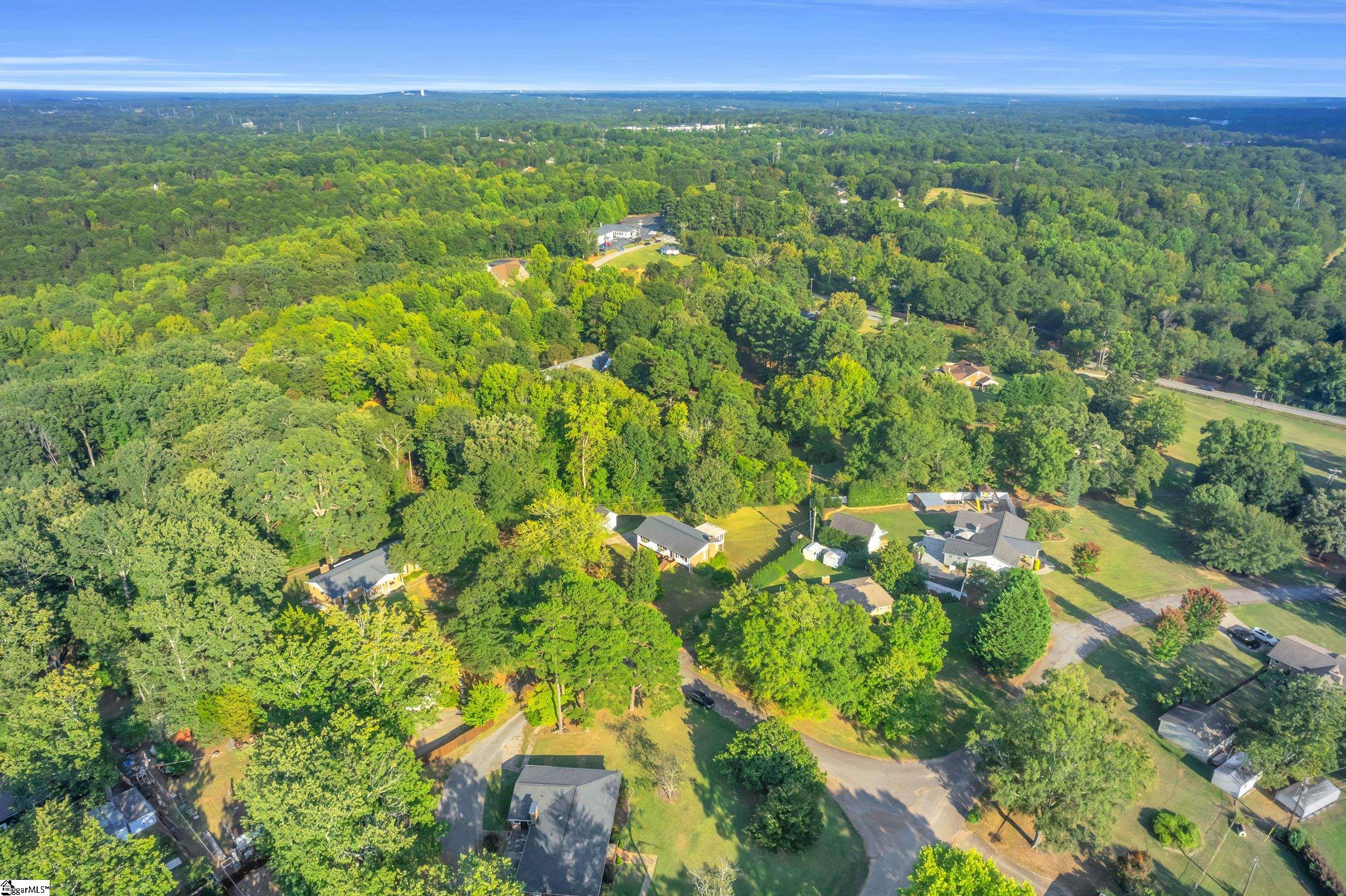 8 Knoll Circle