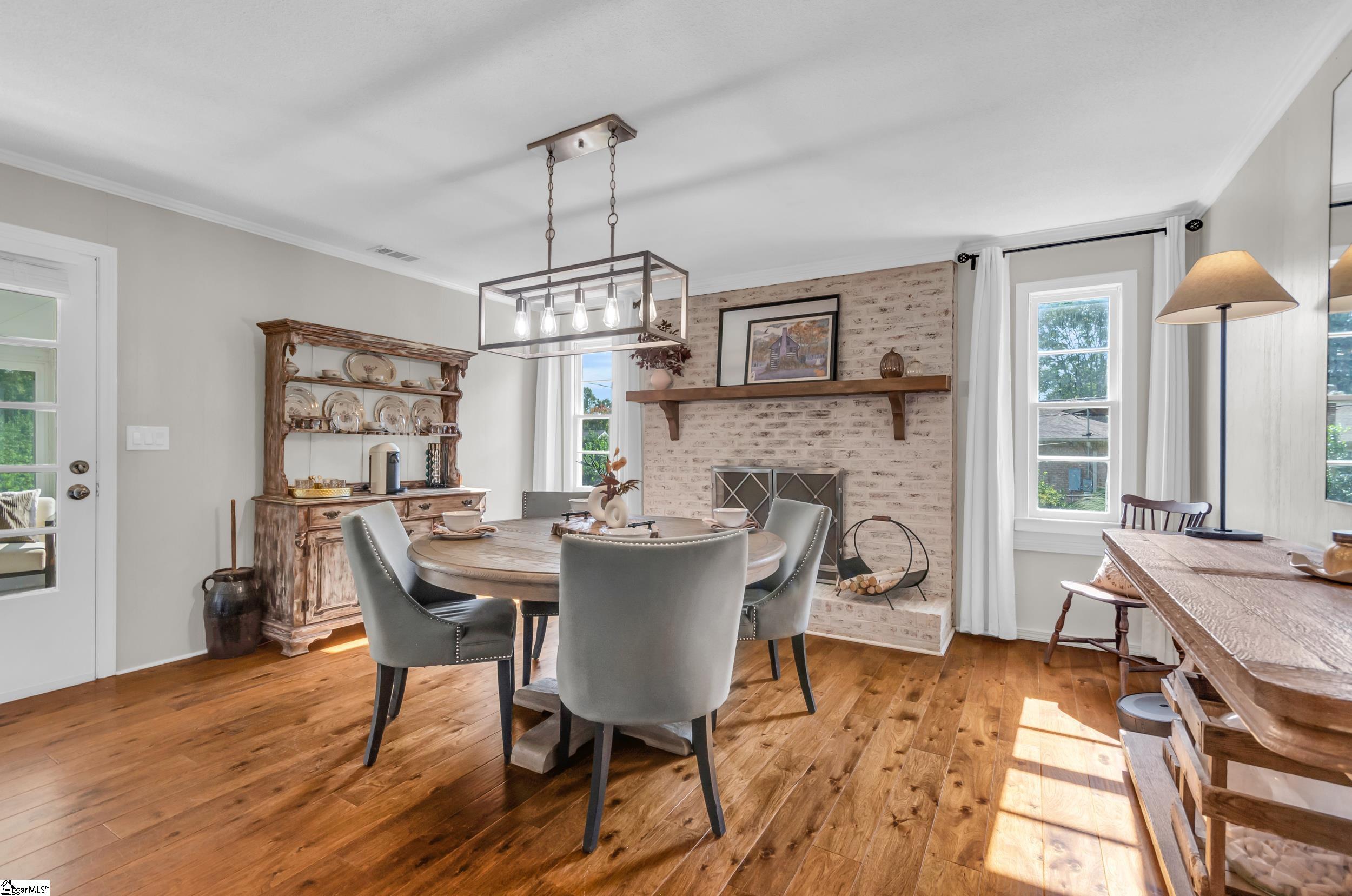 8 Knoll Circle