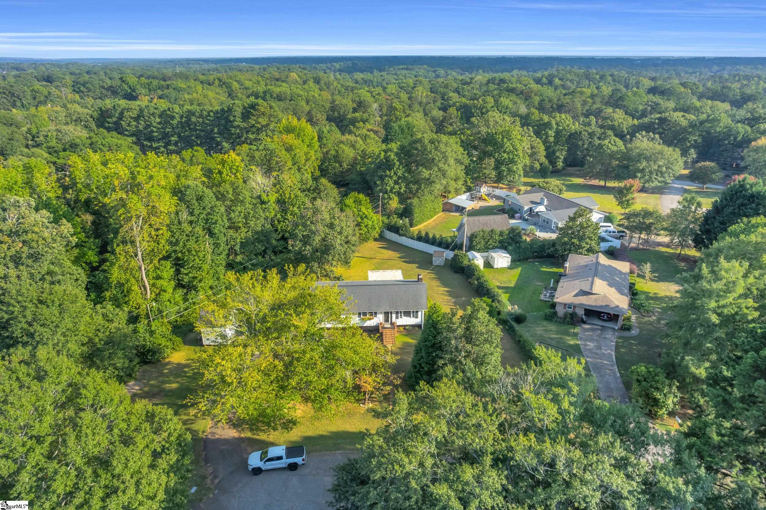 8 Knoll Circle