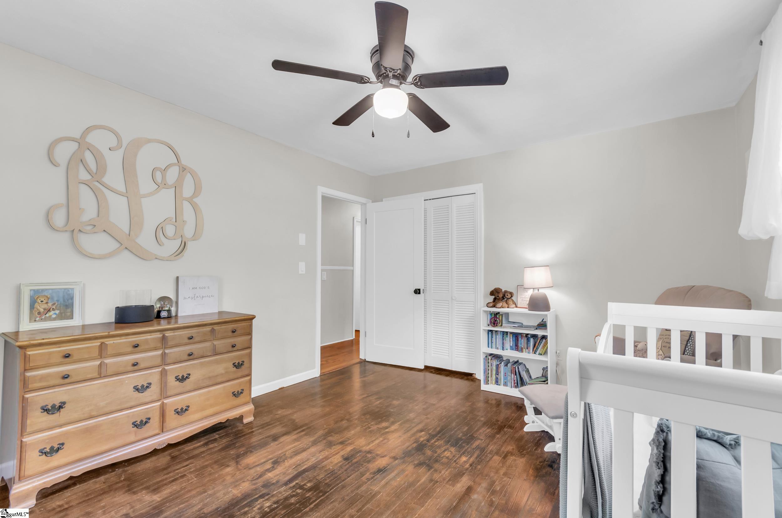 8 Knoll Circle