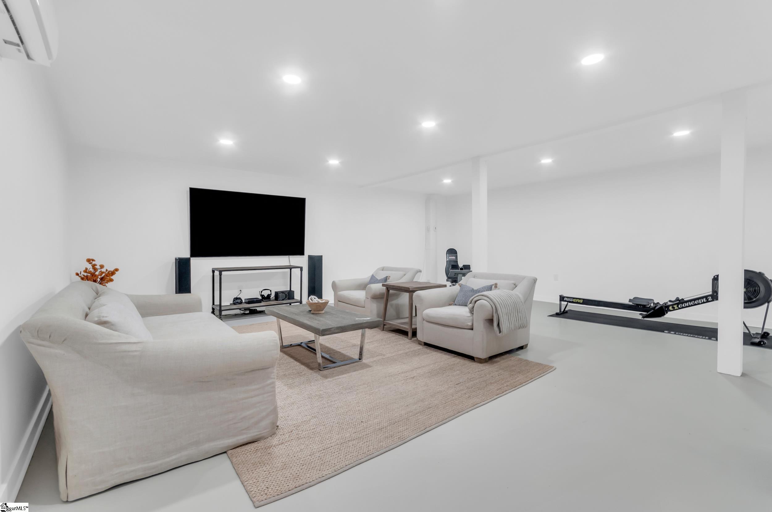 8 Knoll Circle