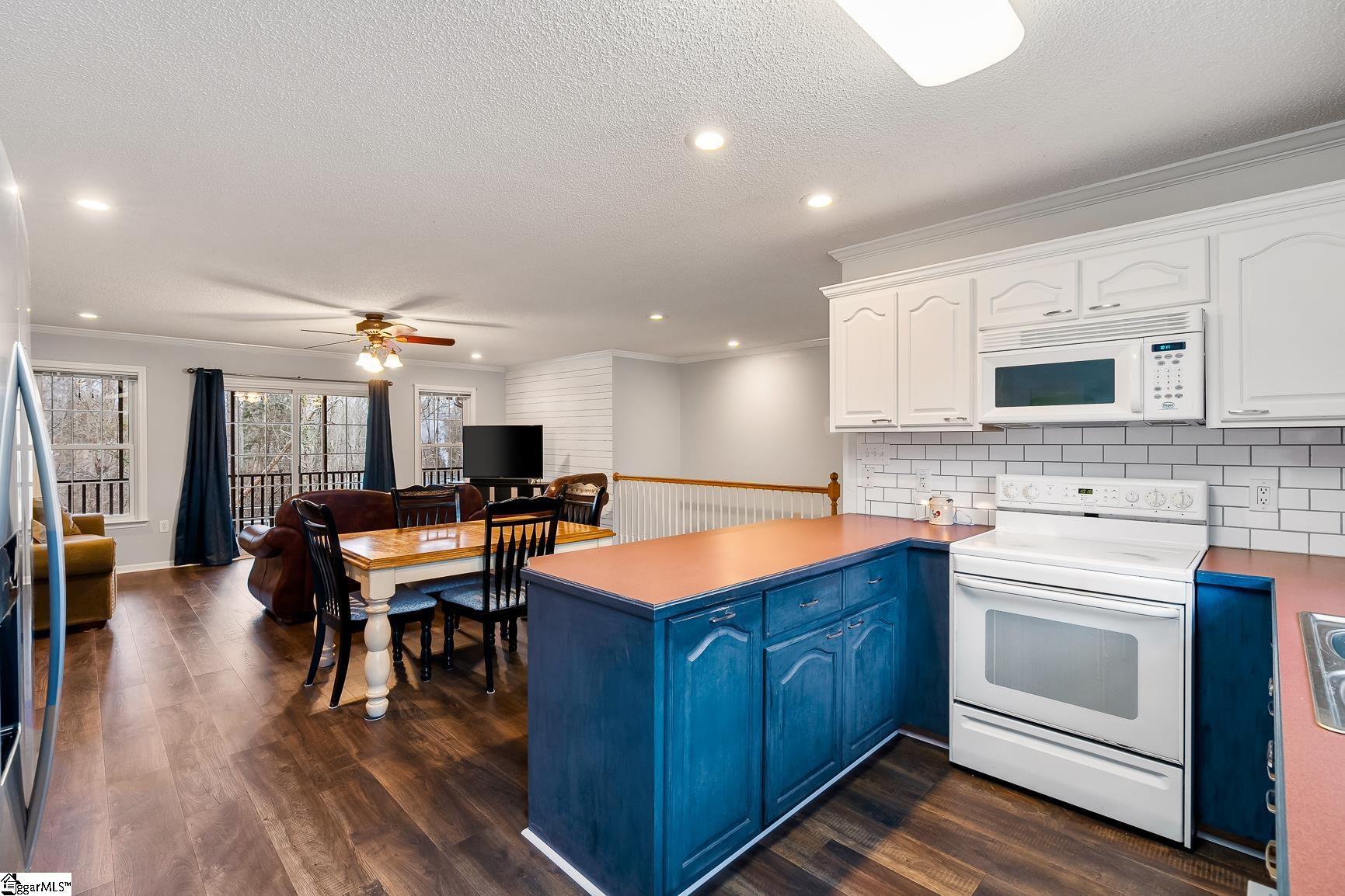 1447 Three Bridges Road