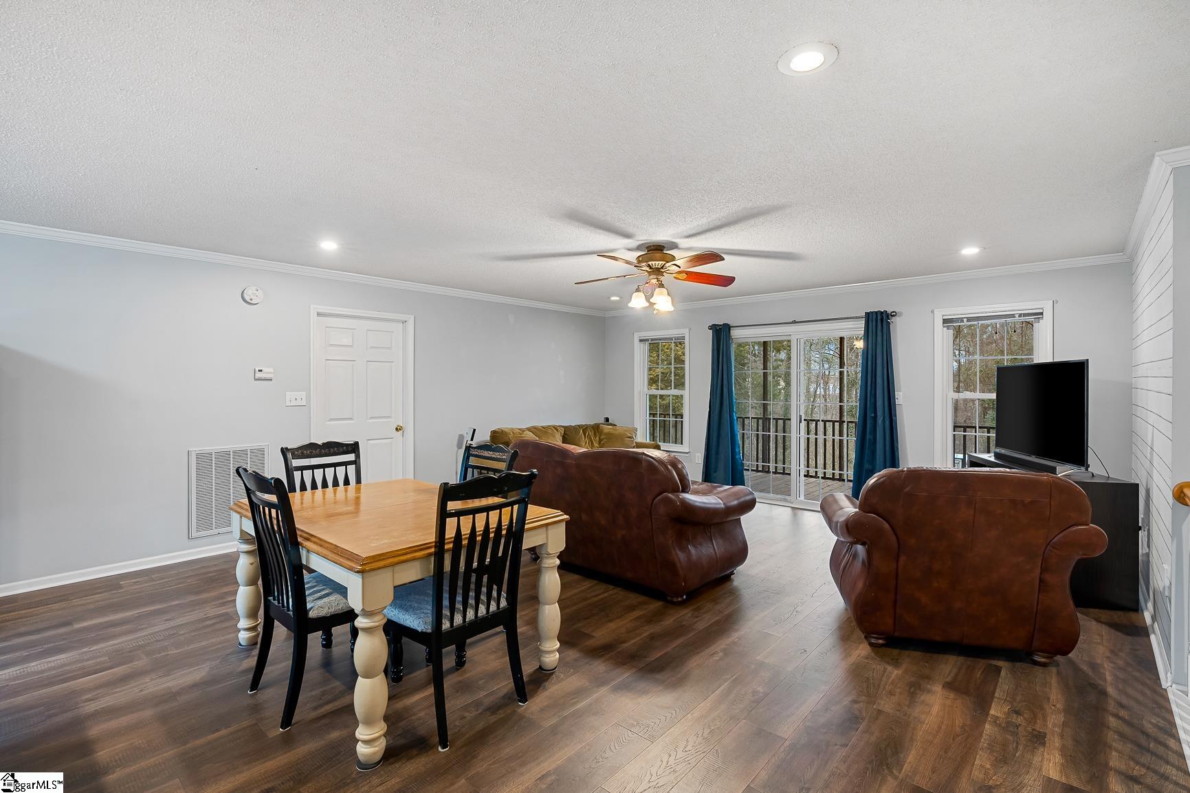 1447 Three Bridges Road
