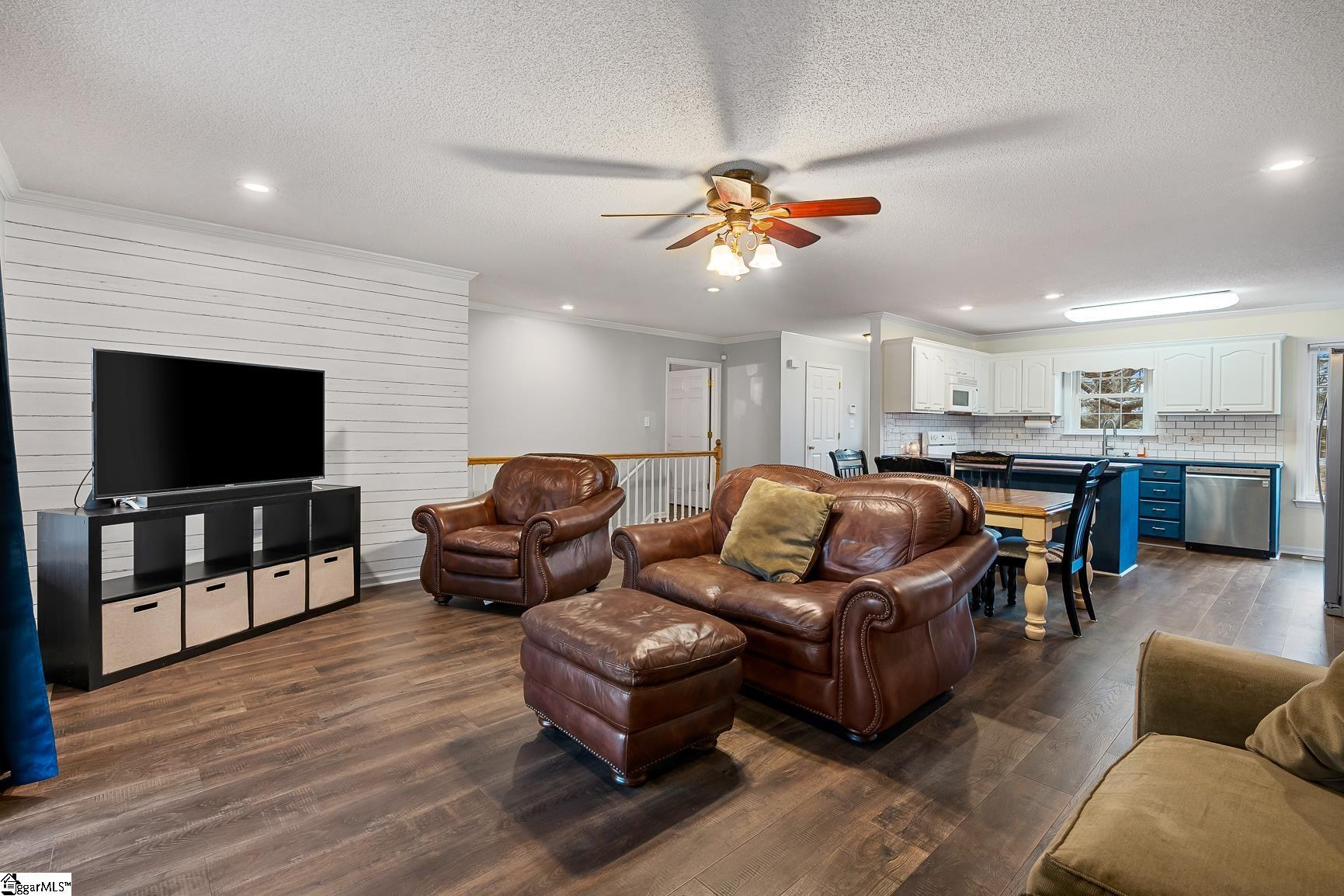 1447 Three Bridges Road