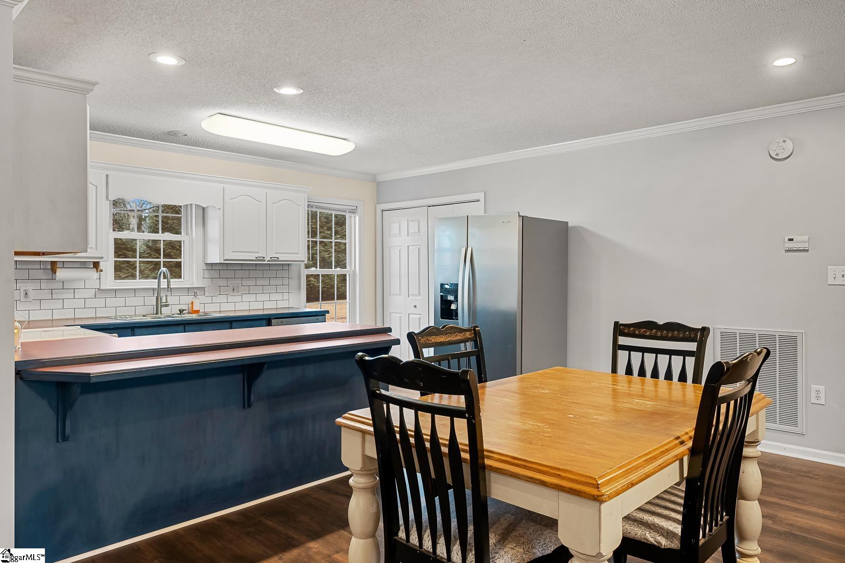 1447 Three Bridges Road