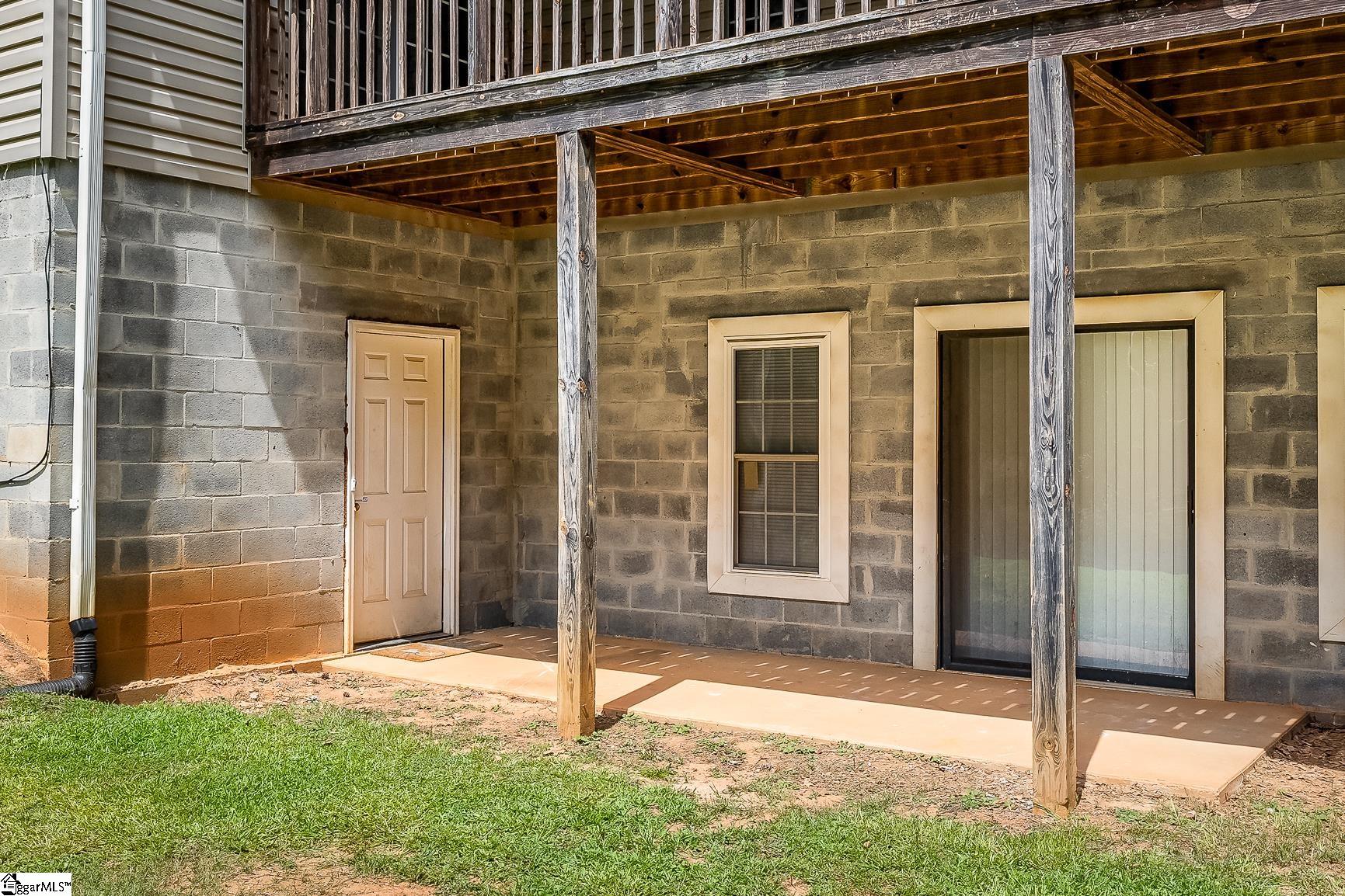 1447 Three Bridges Road