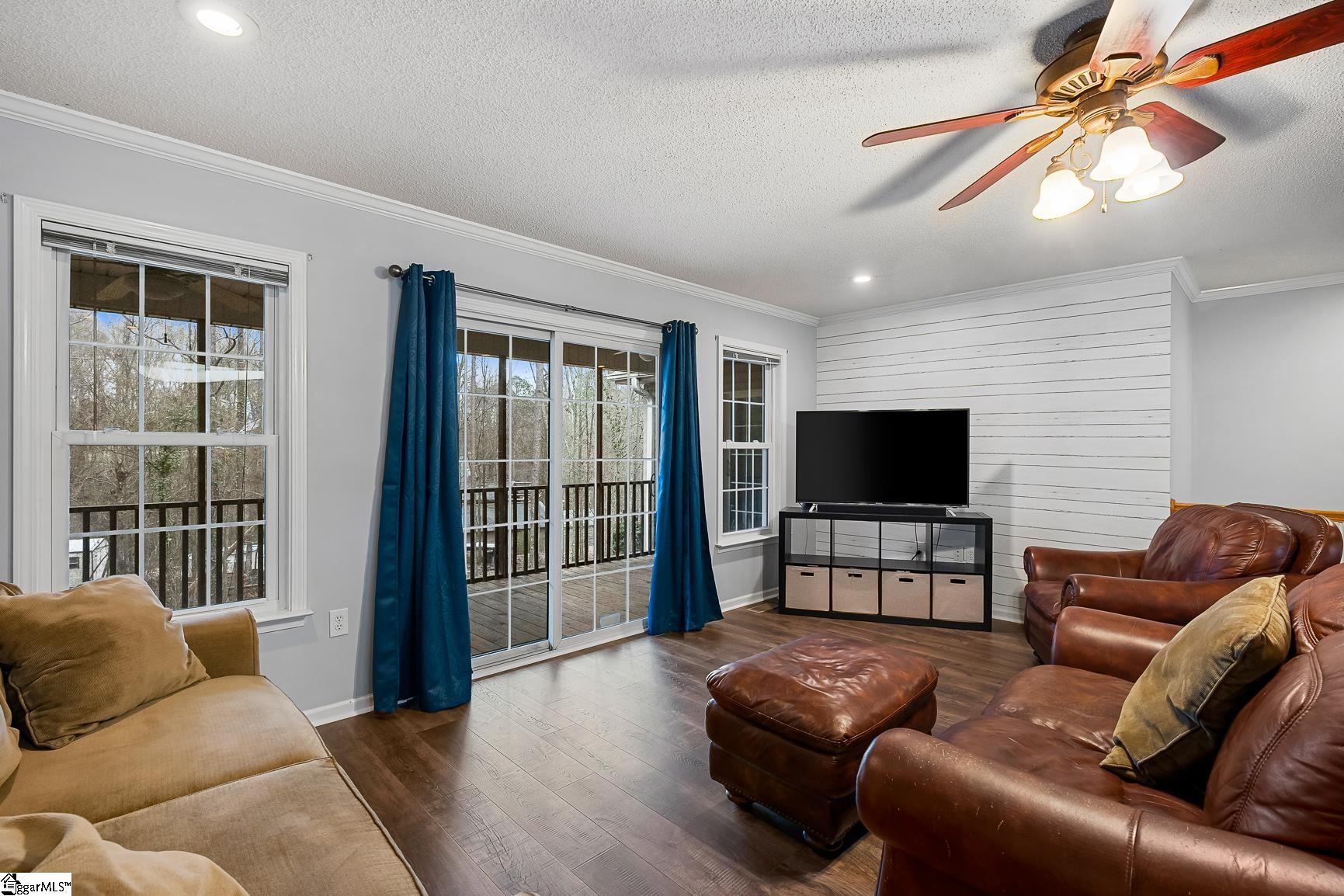 1447 Three Bridges Road