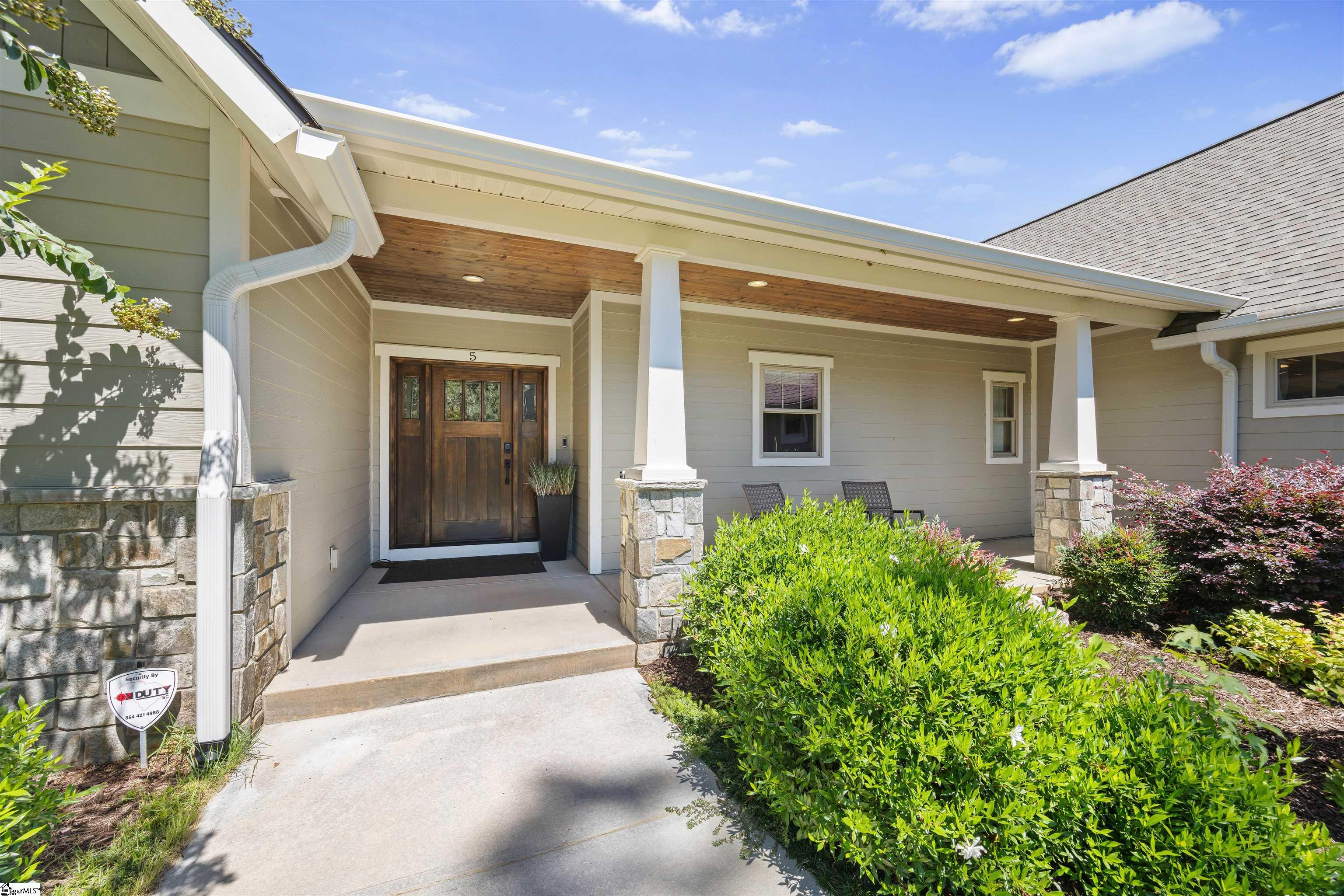 5 Maxfli Court
