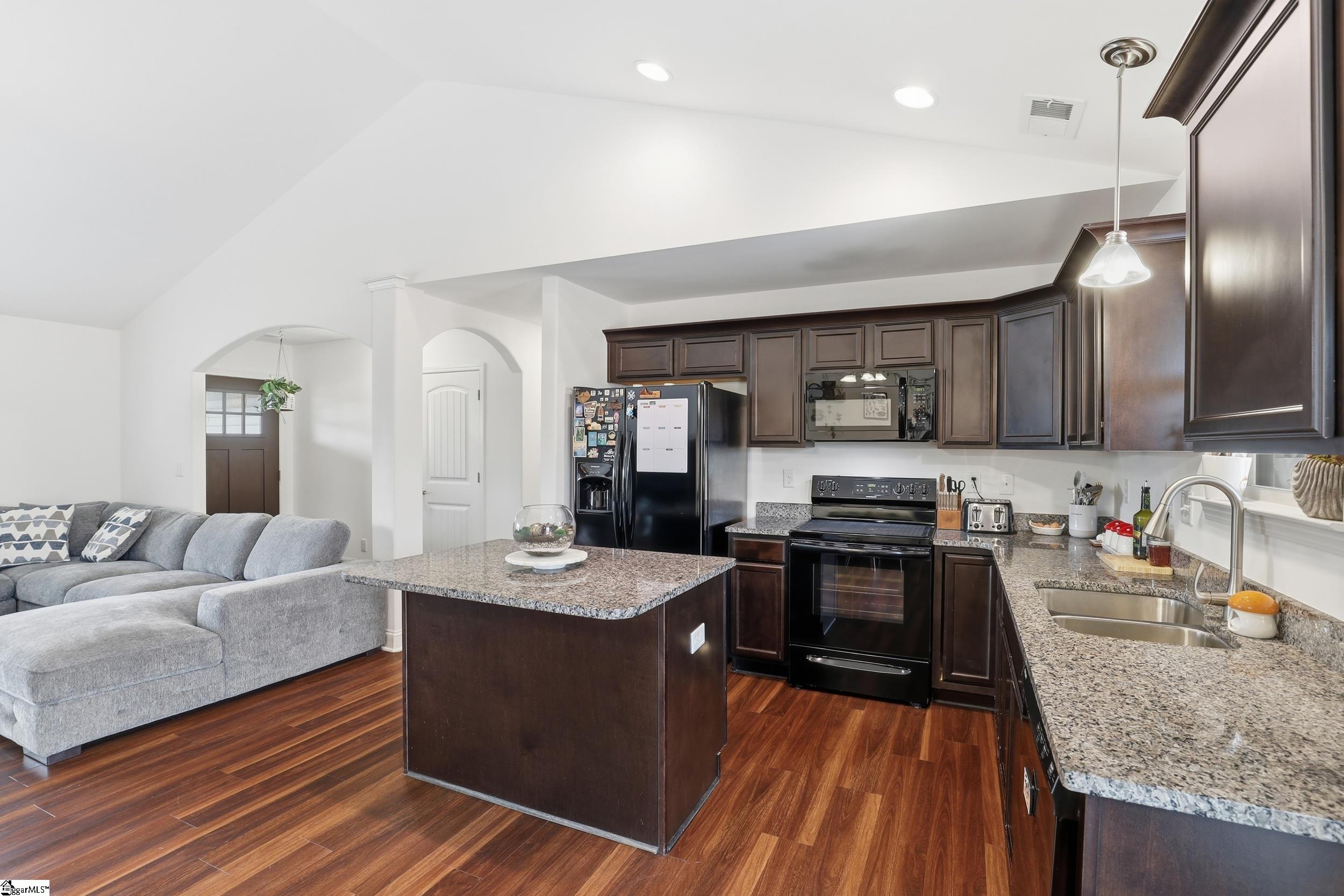 101 Forest Ridge Way