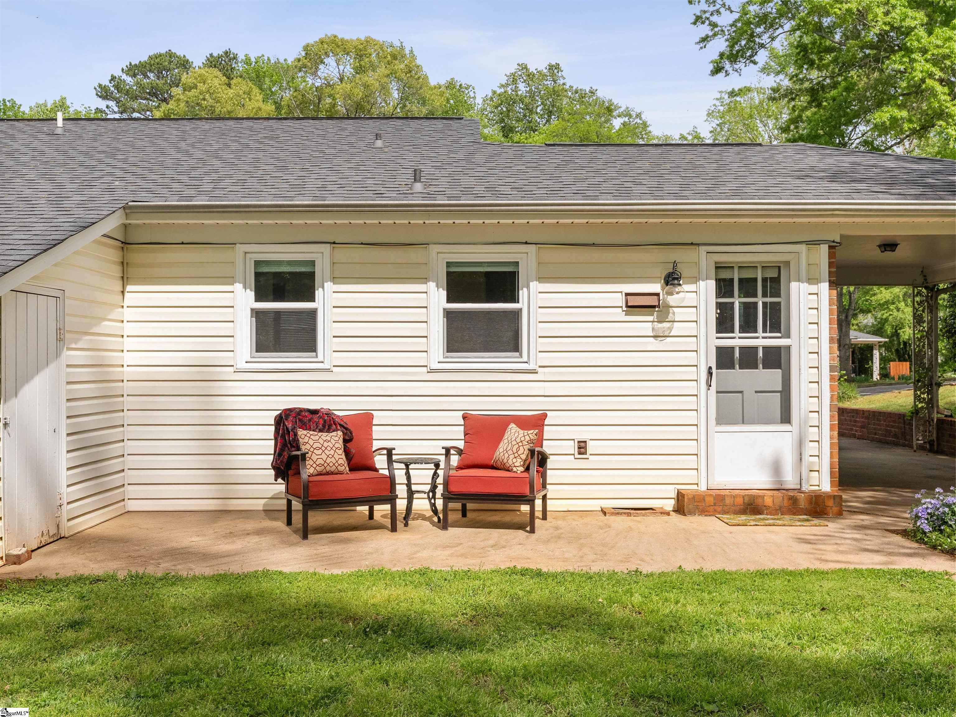 18 Twelve Oaks Terrace