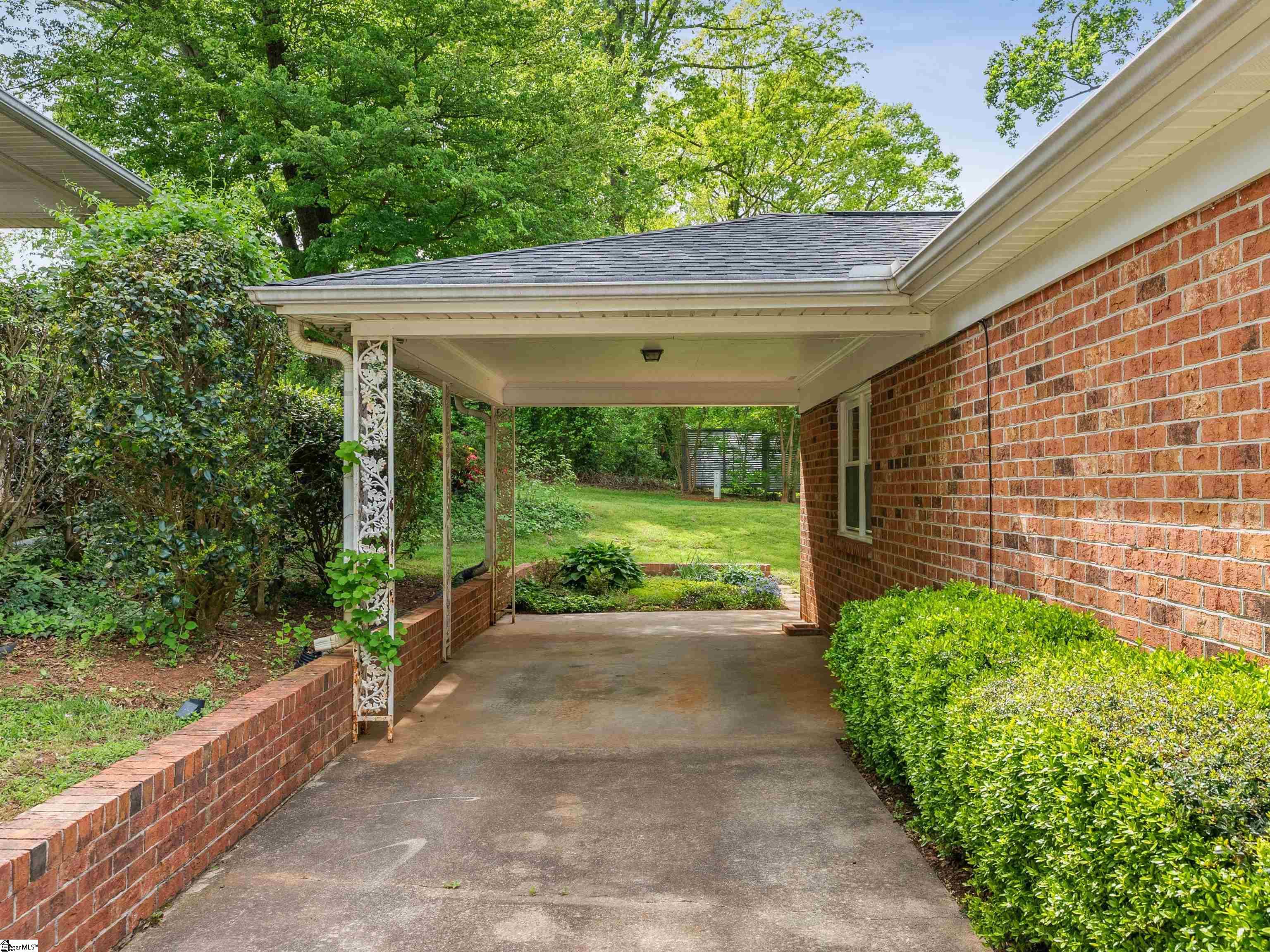 18 Twelve Oaks Terrace