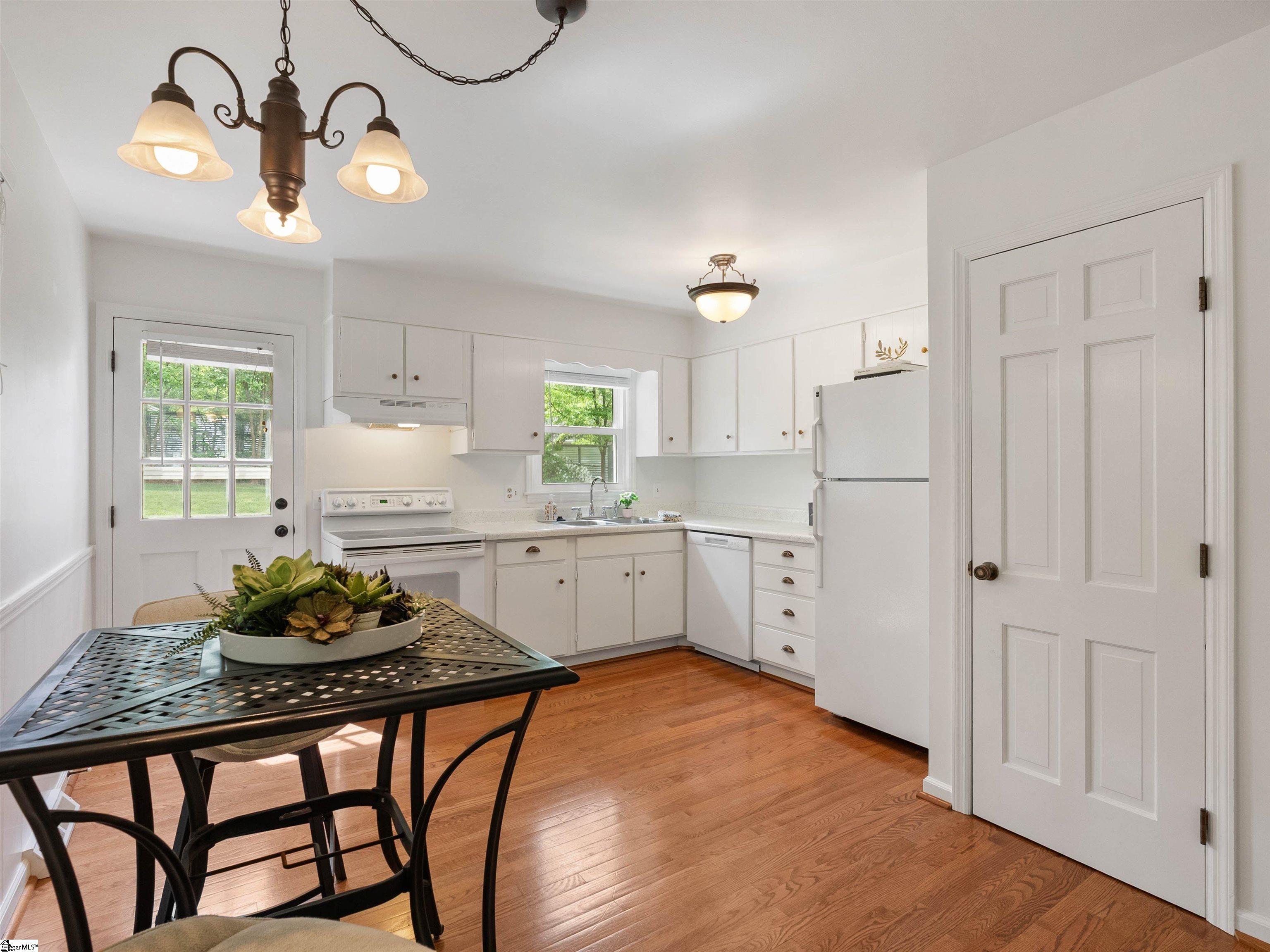 18 Twelve Oaks Terrace