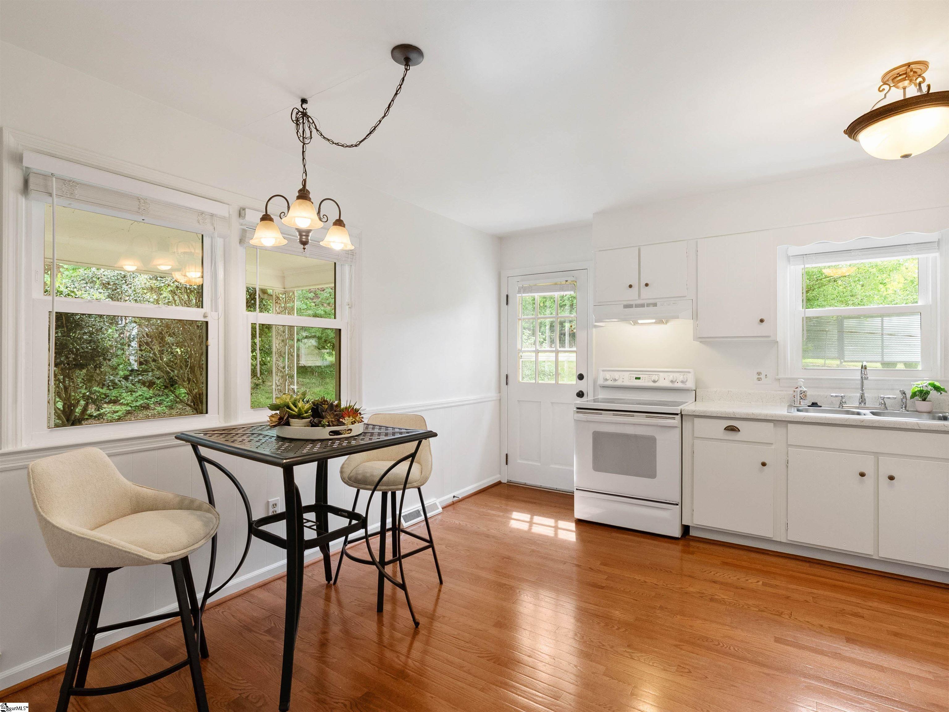 18 Twelve Oaks Terrace