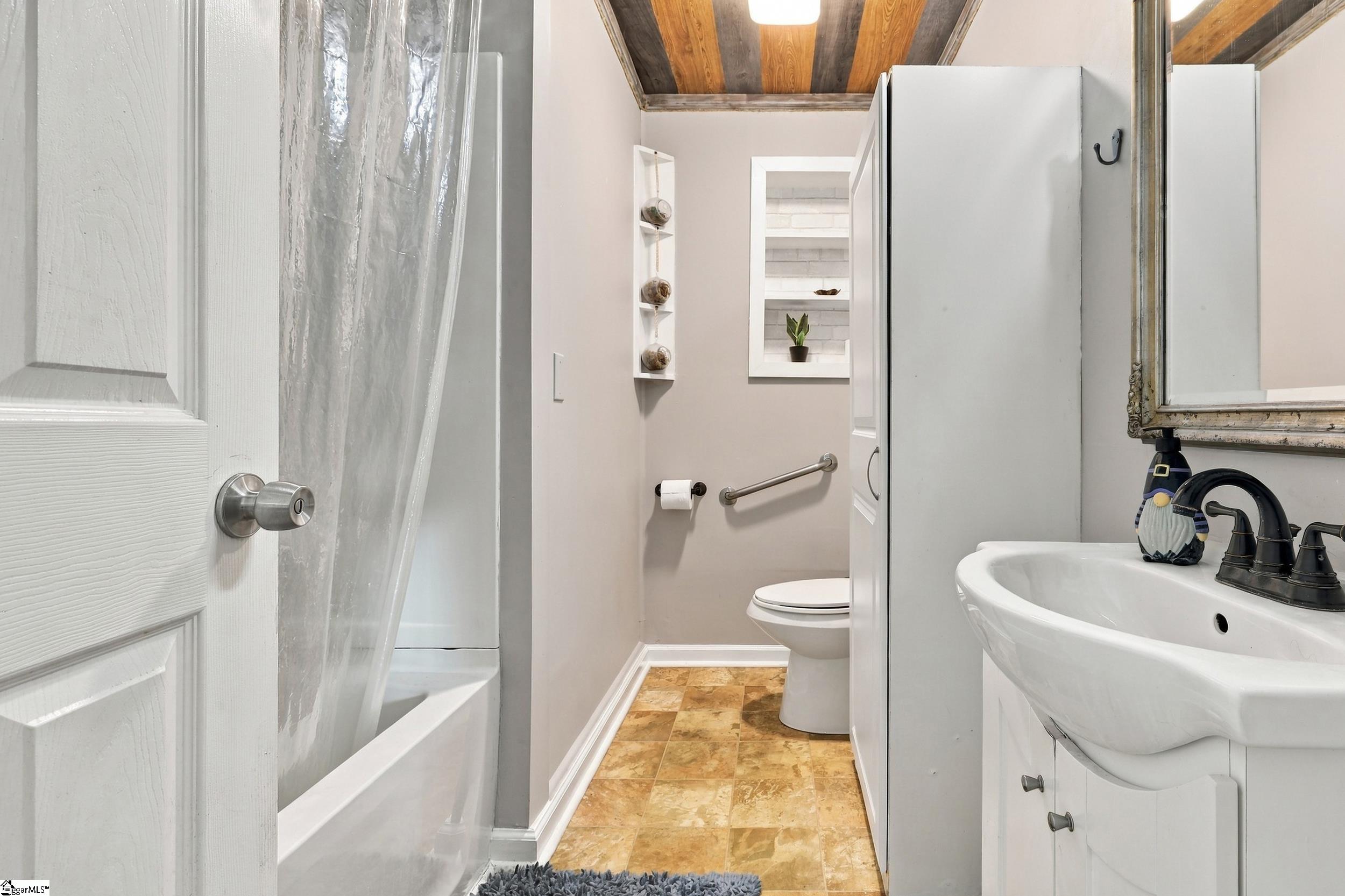 9 El Paso Drive