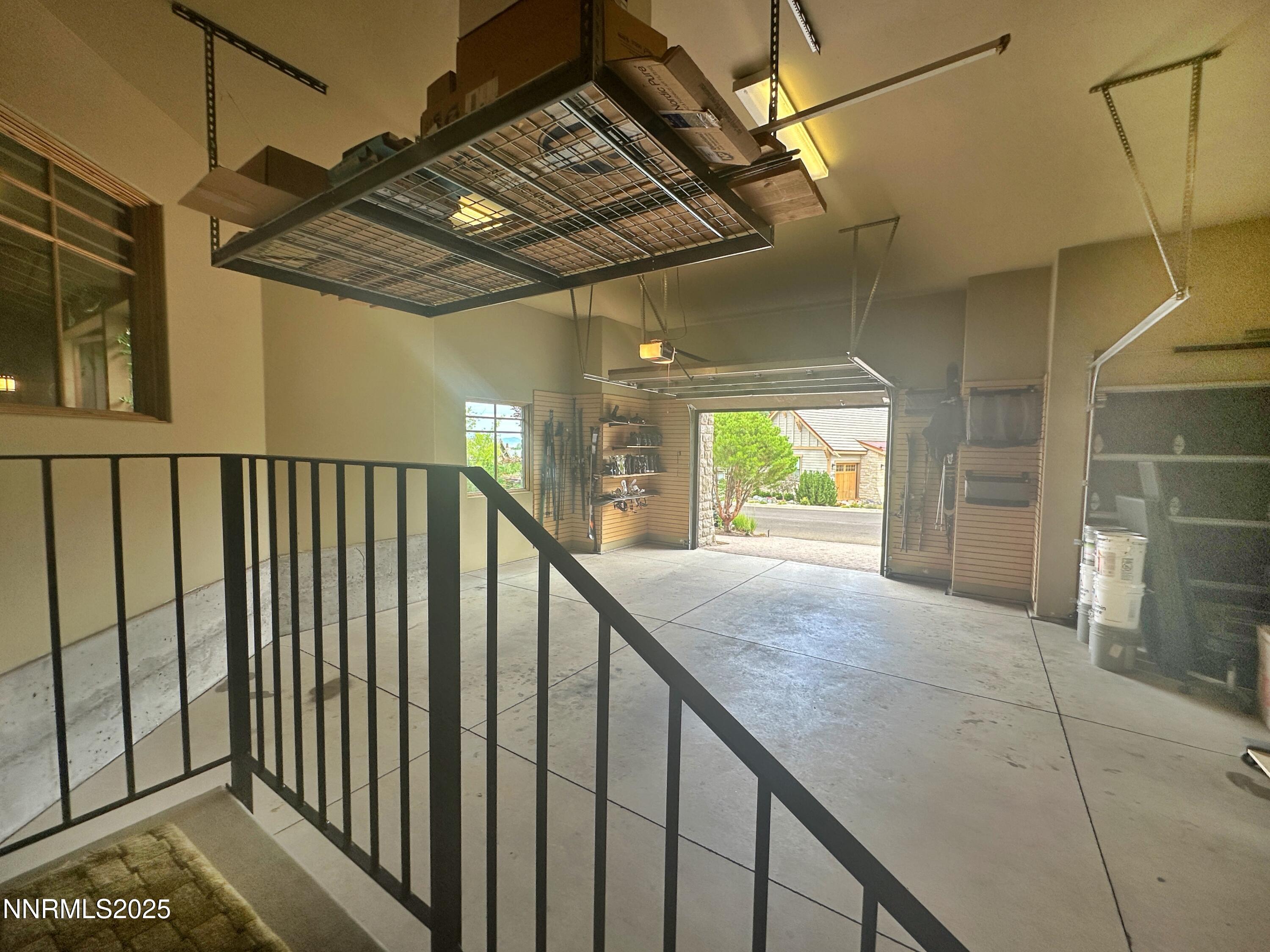 5695 Alpinista Circle