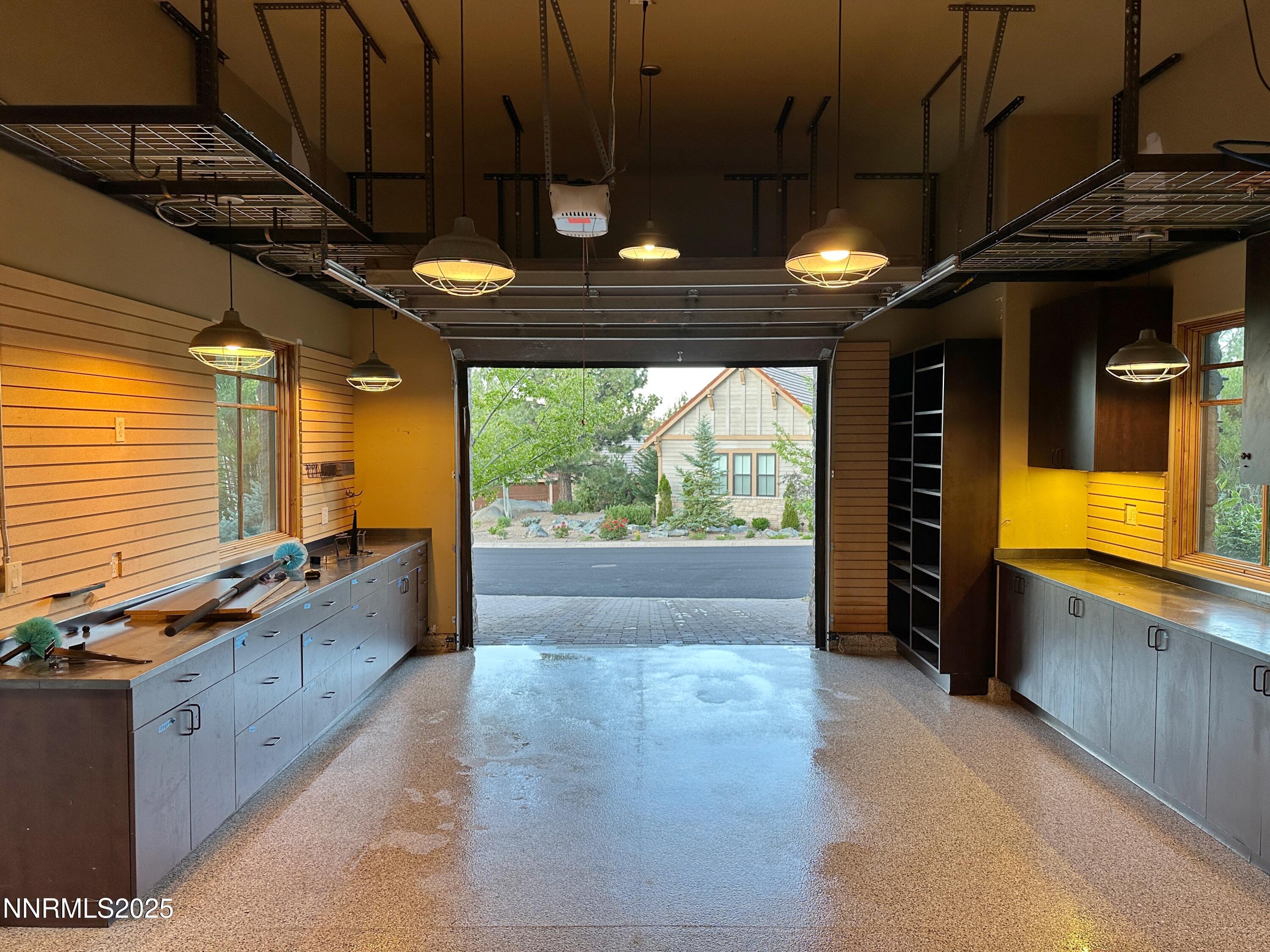 5695 Alpinista Circle