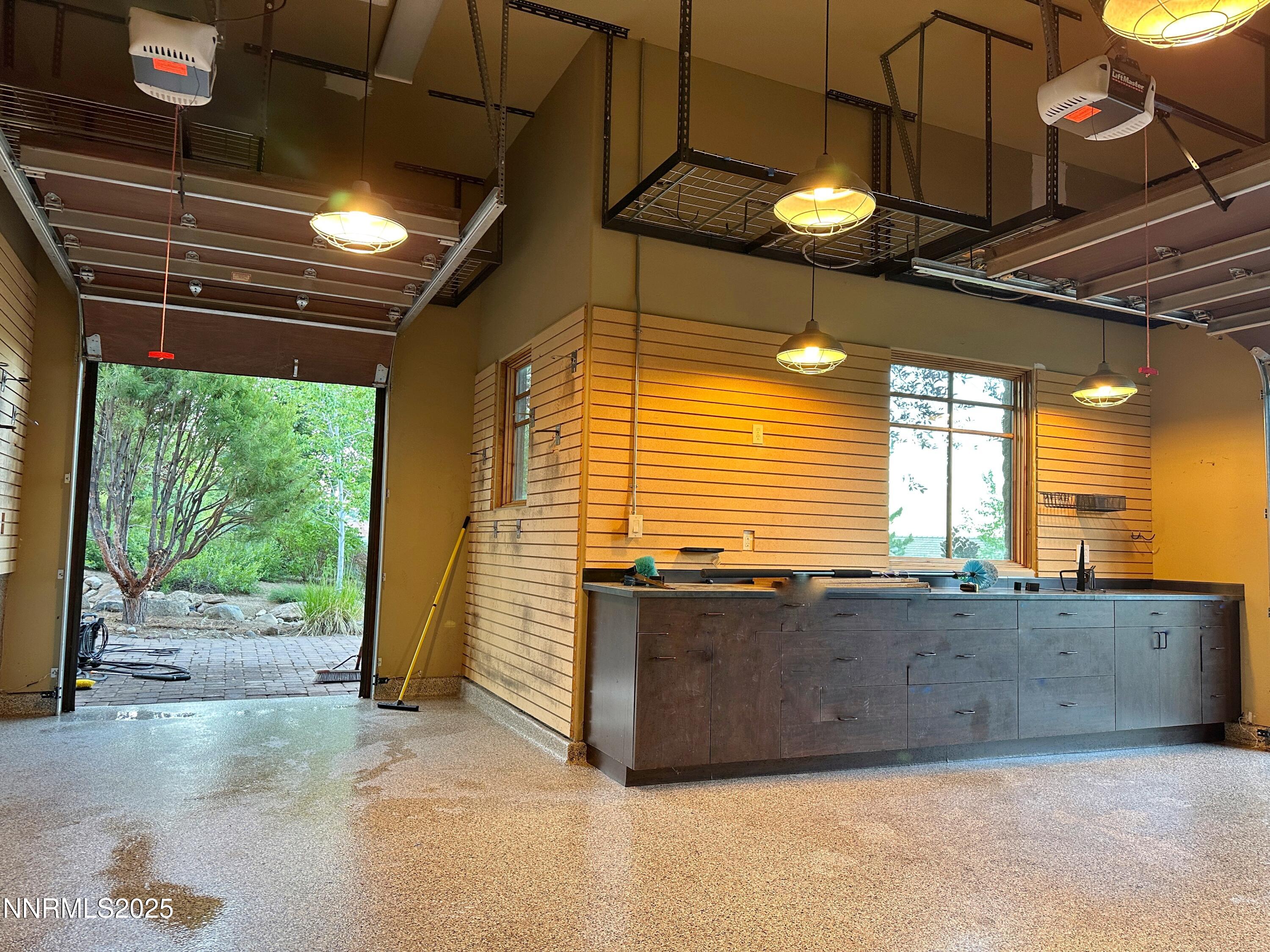 5695 Alpinista Circle