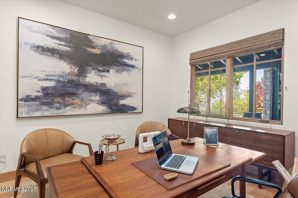 5695 Alpinista Circle