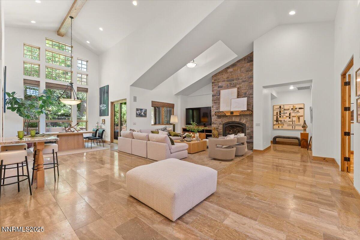 5695 Alpinista Circle