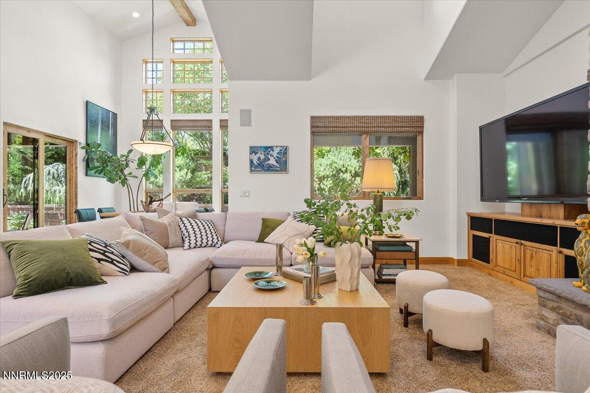 5695 Alpinista Circle