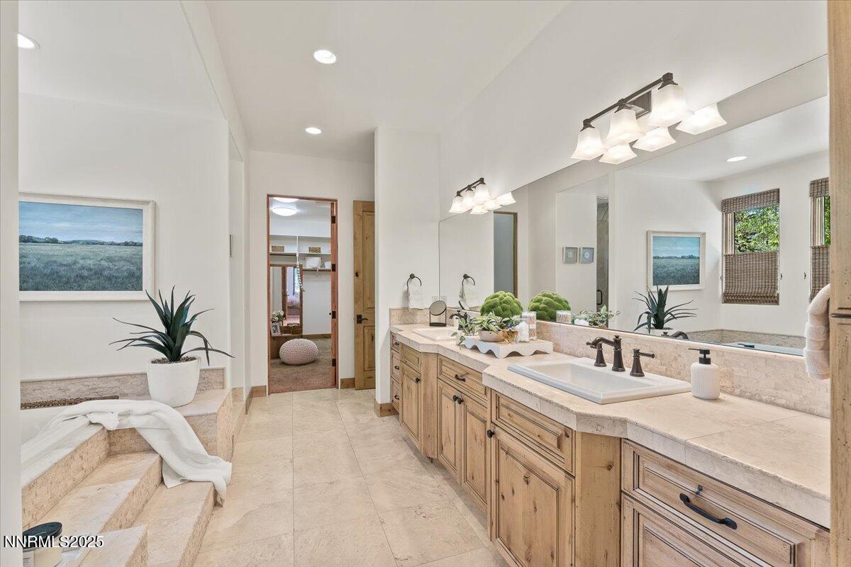 5695 Alpinista Circle