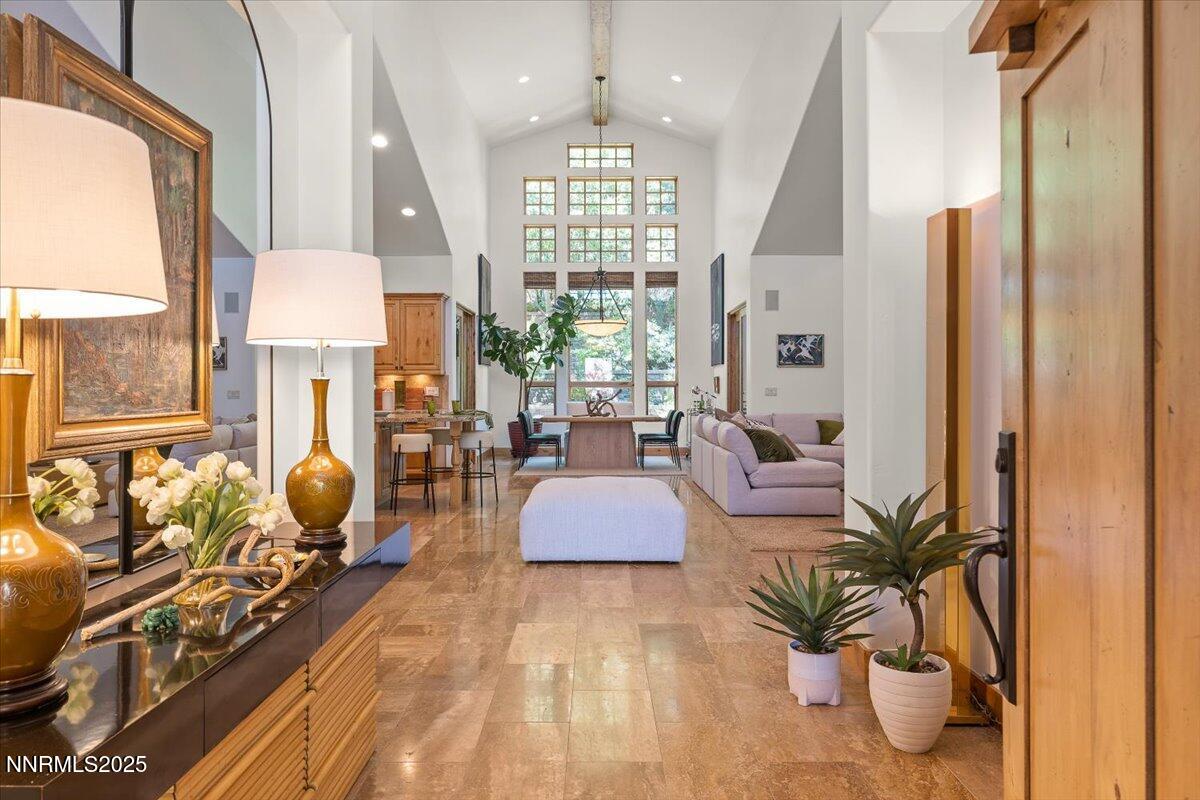 5695 Alpinista Circle
