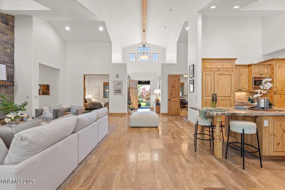 5695 Alpinista Circle