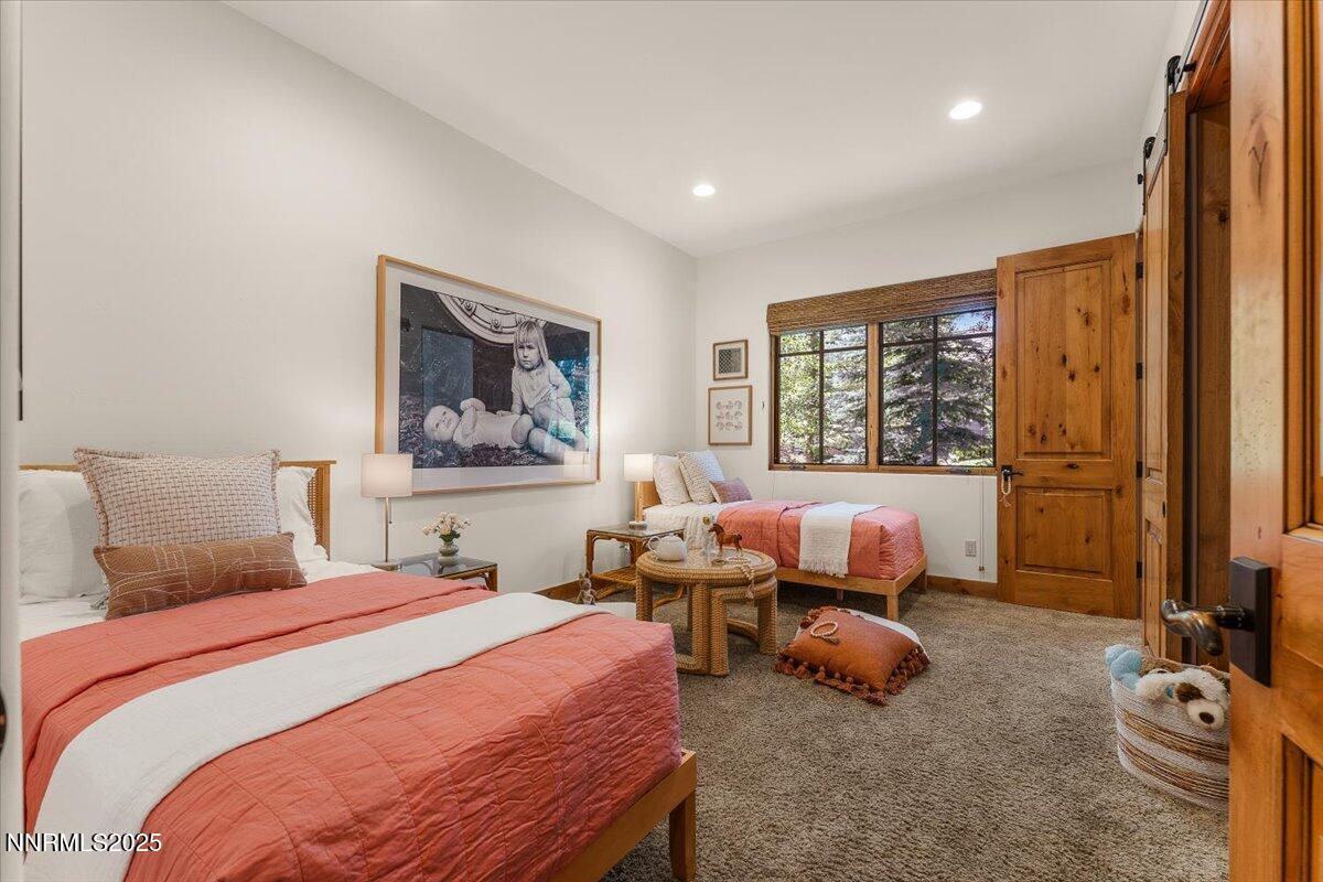 5695 Alpinista Circle