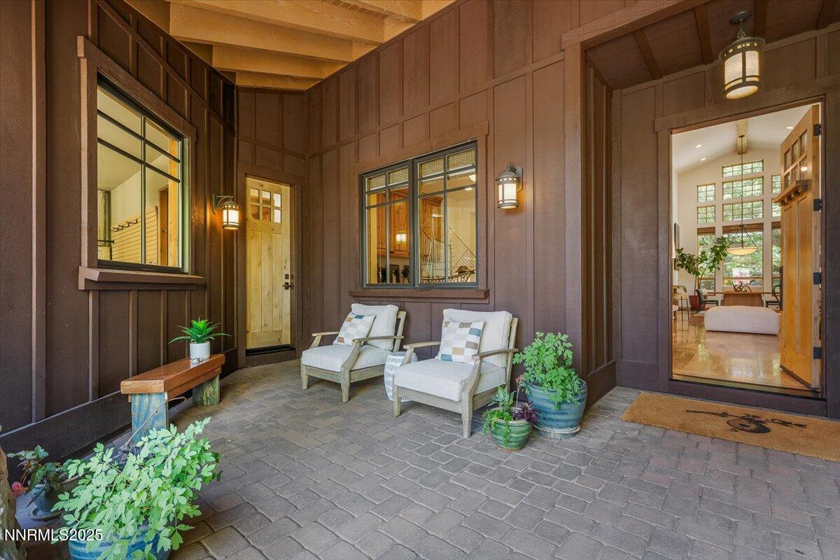 5695 Alpinista Circle