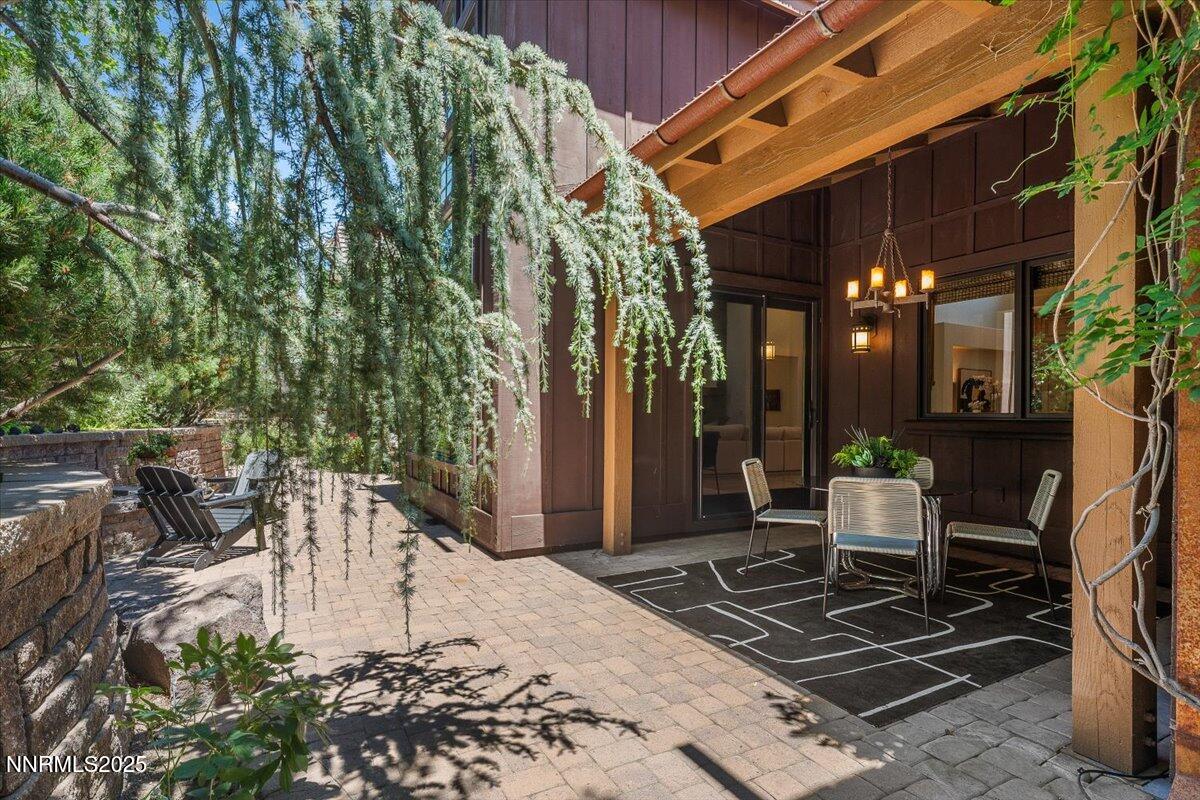 5695 Alpinista Circle
