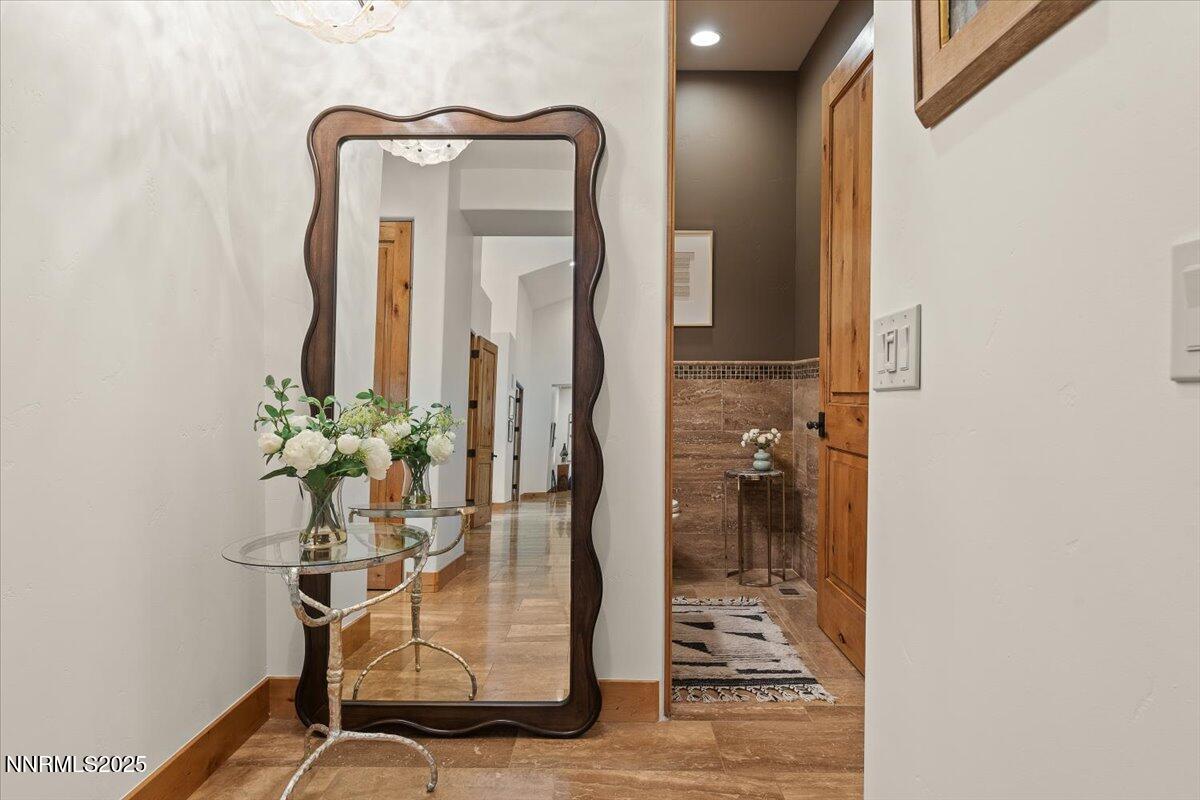 5695 Alpinista Circle