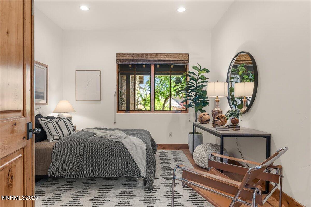 5695 Alpinista Circle
