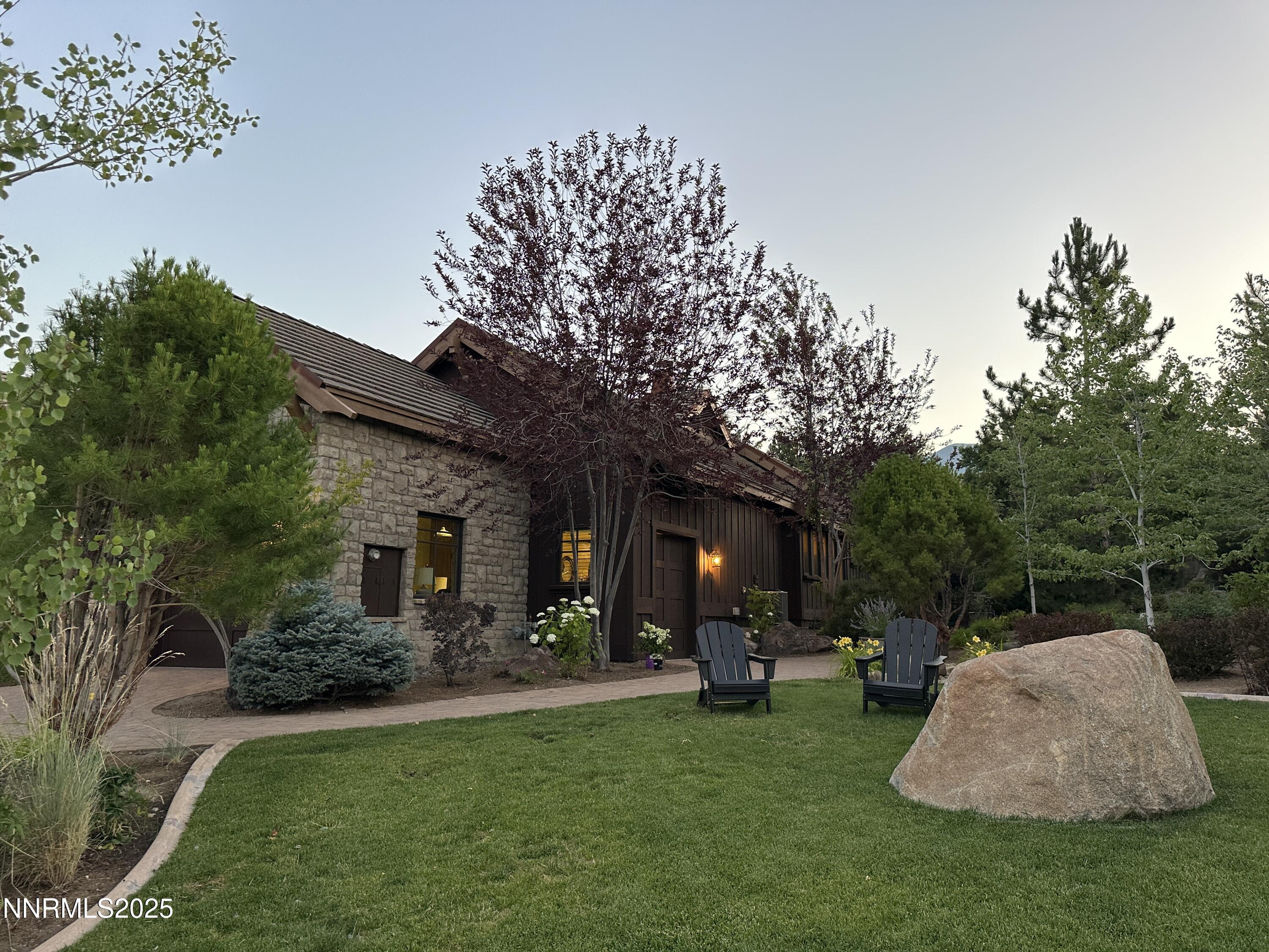 5695 Alpinista Circle