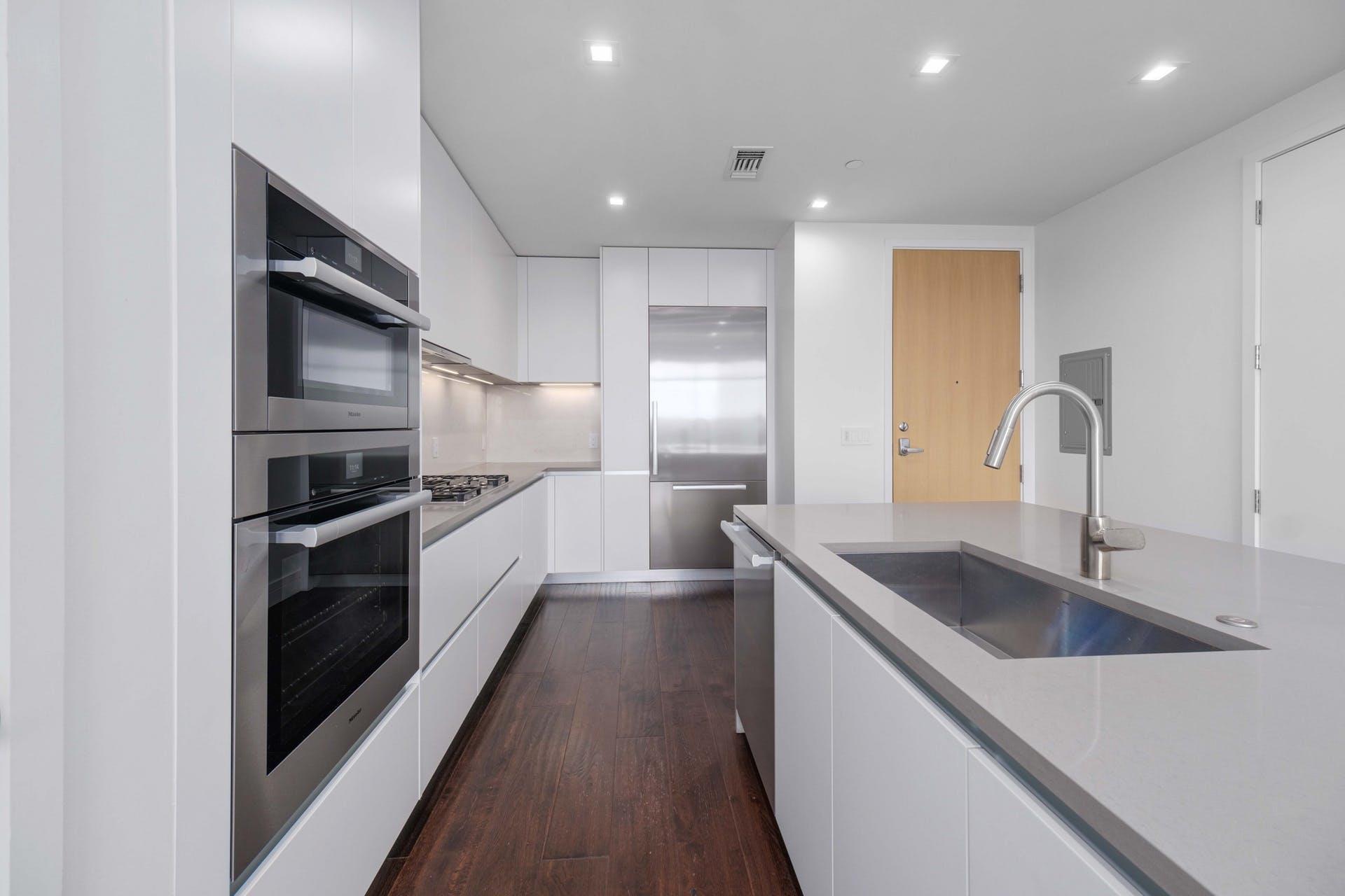 501 West Ave # 2302