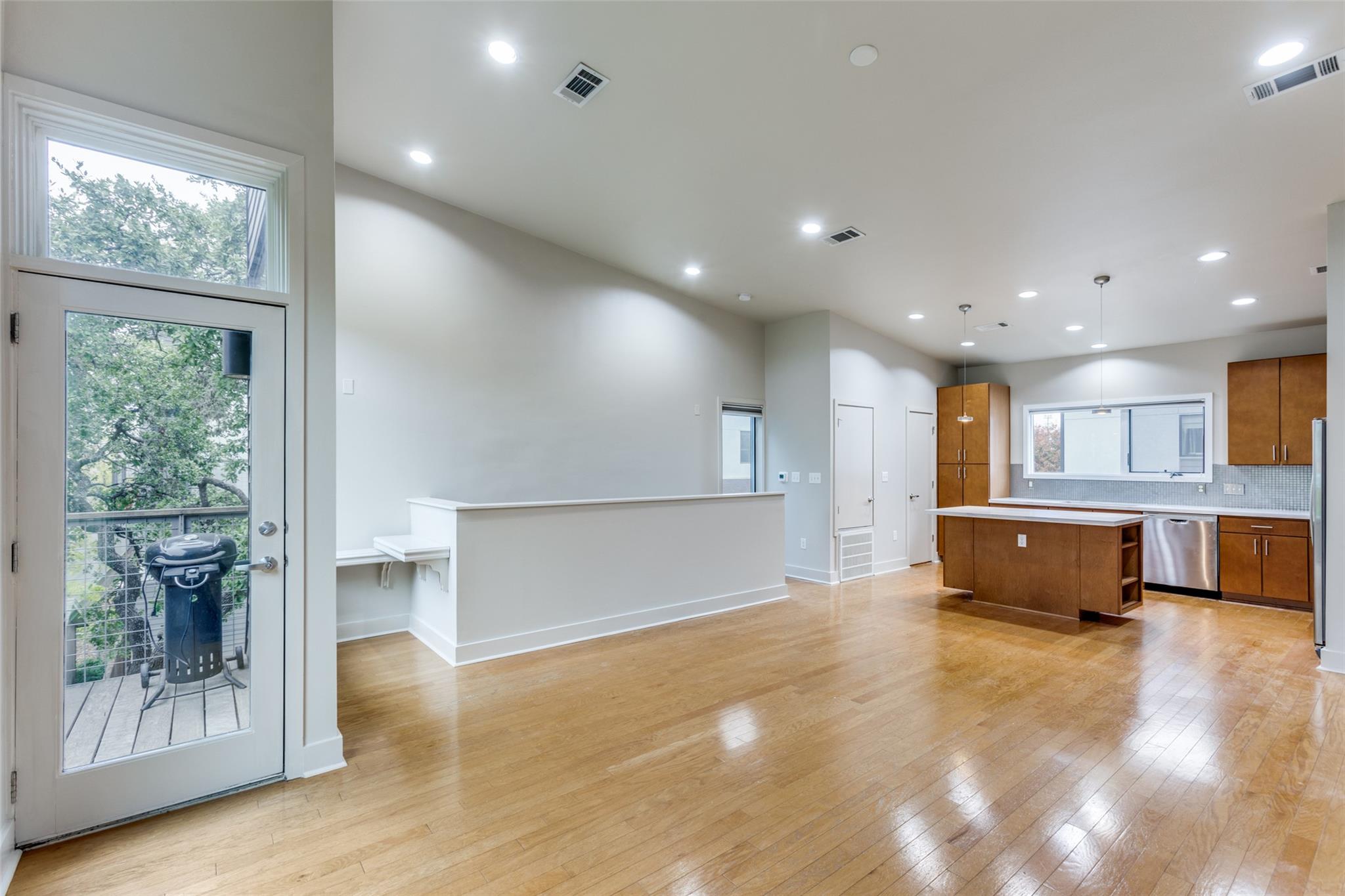 1702 S Lamar BLVD # 30