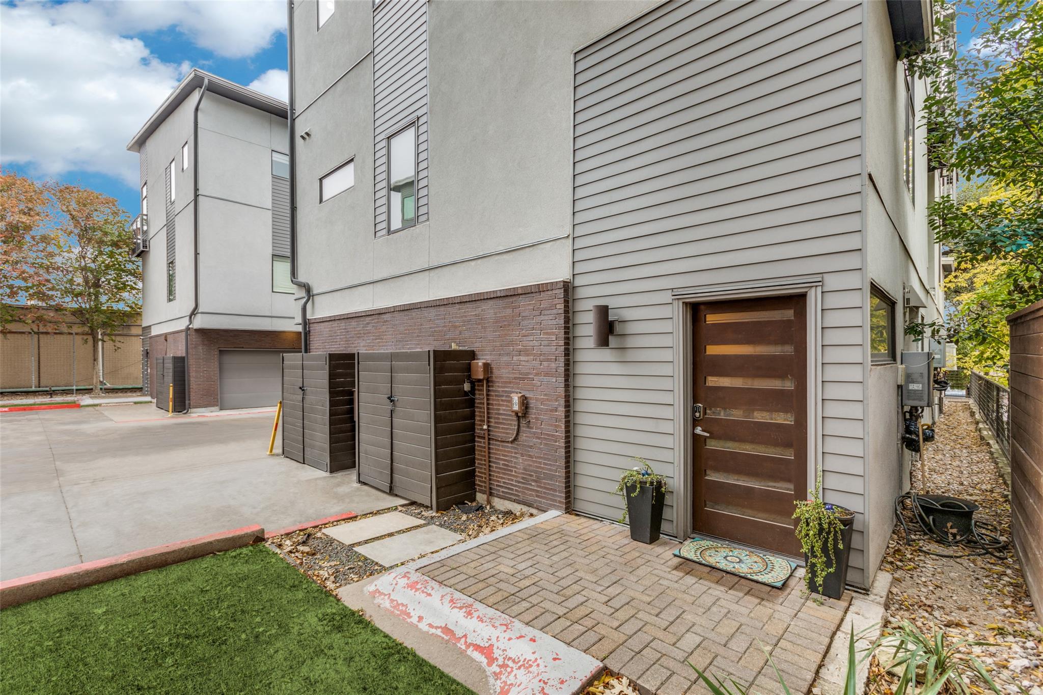 1702 S Lamar BLVD # 30