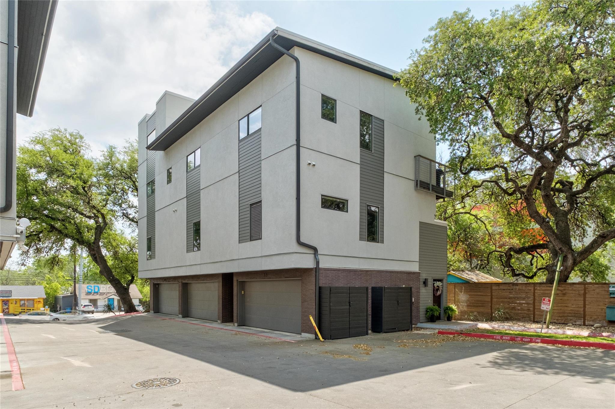 1702 S Lamar BLVD # 30