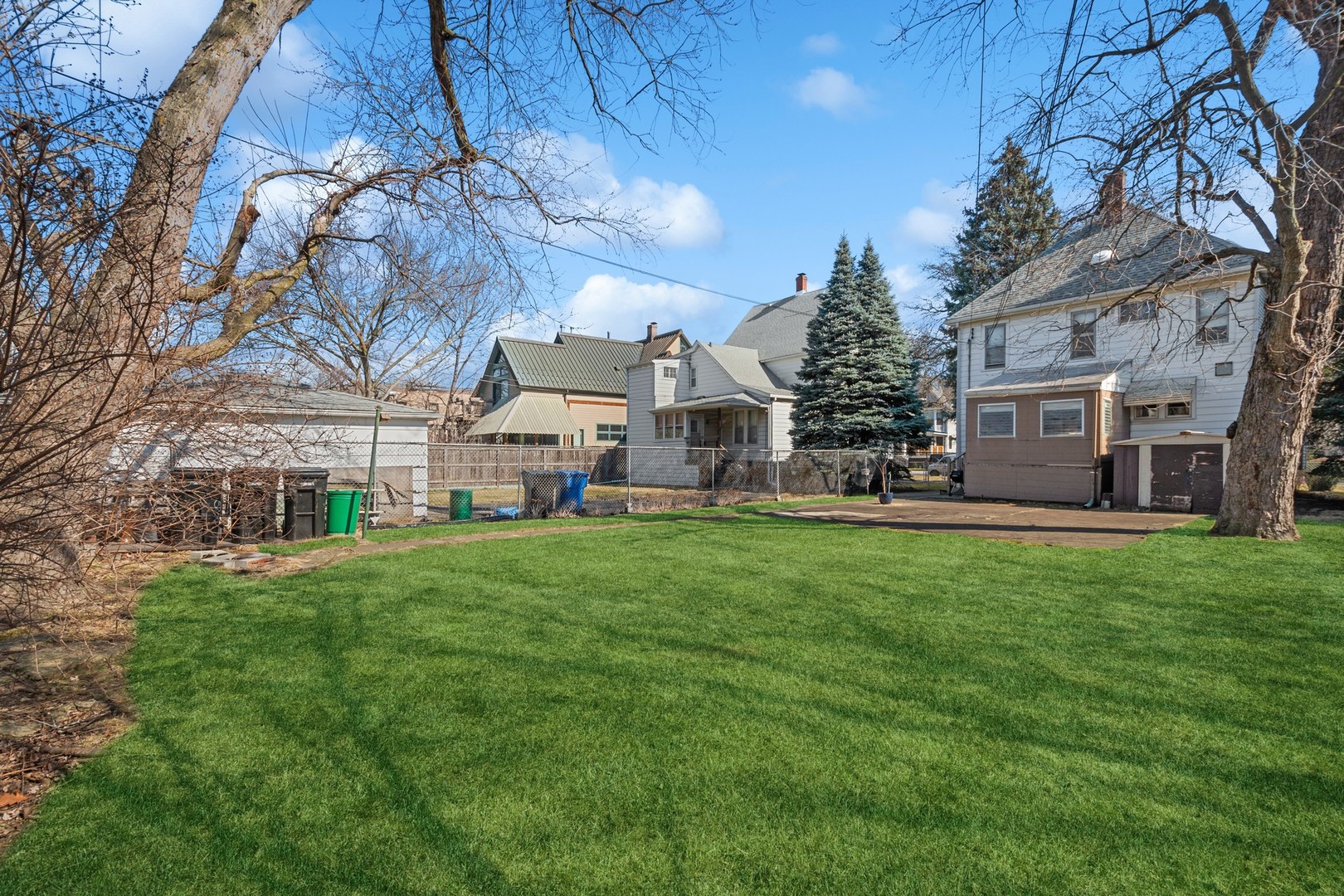 3806 N Lowell Avenue