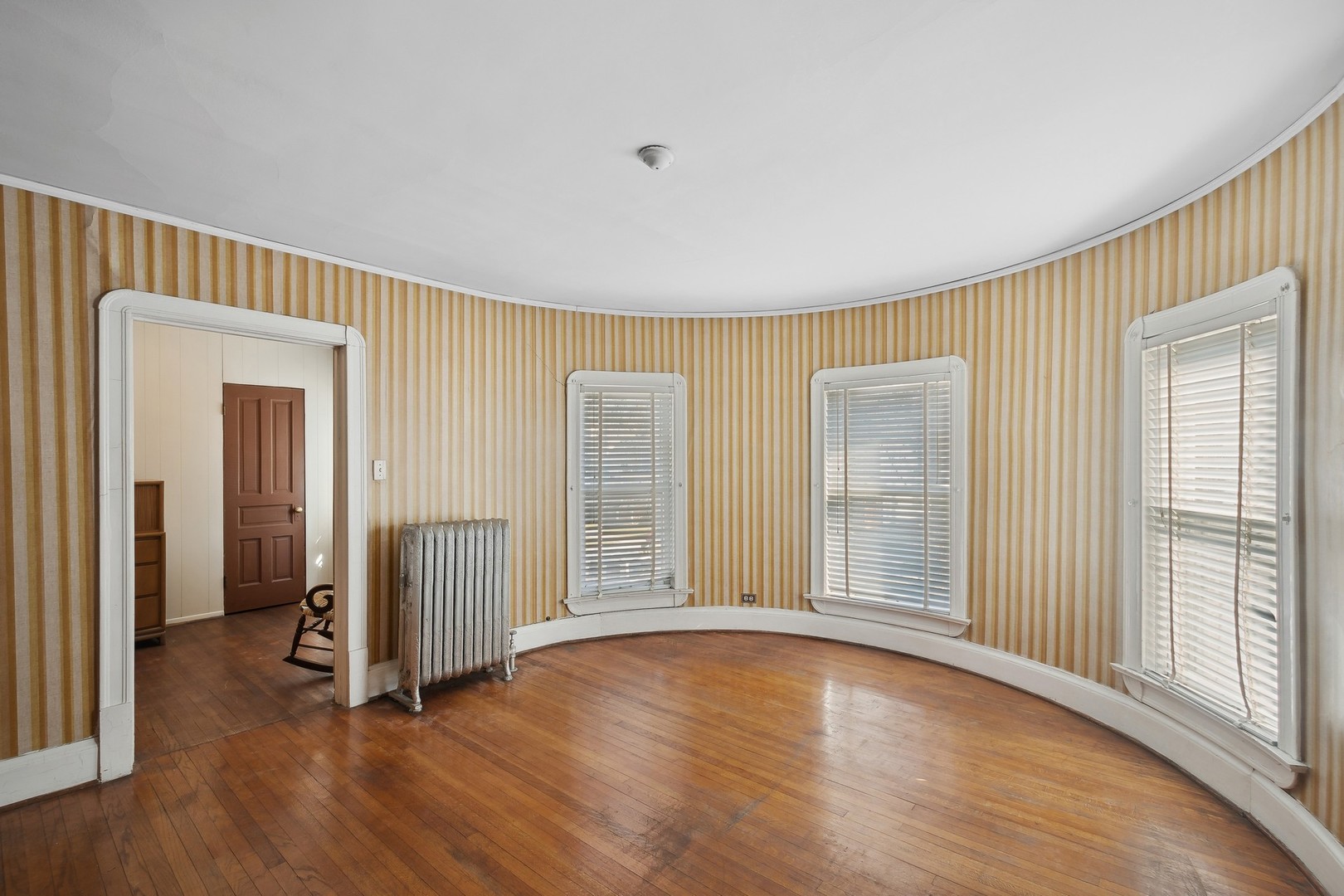 3806 N Lowell Avenue