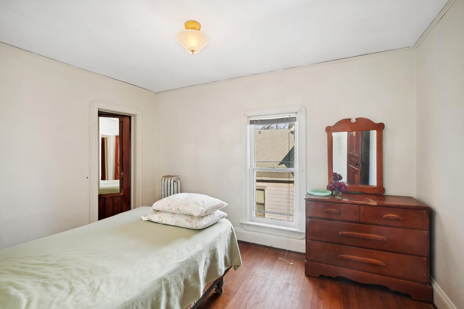 3806 N Lowell Avenue