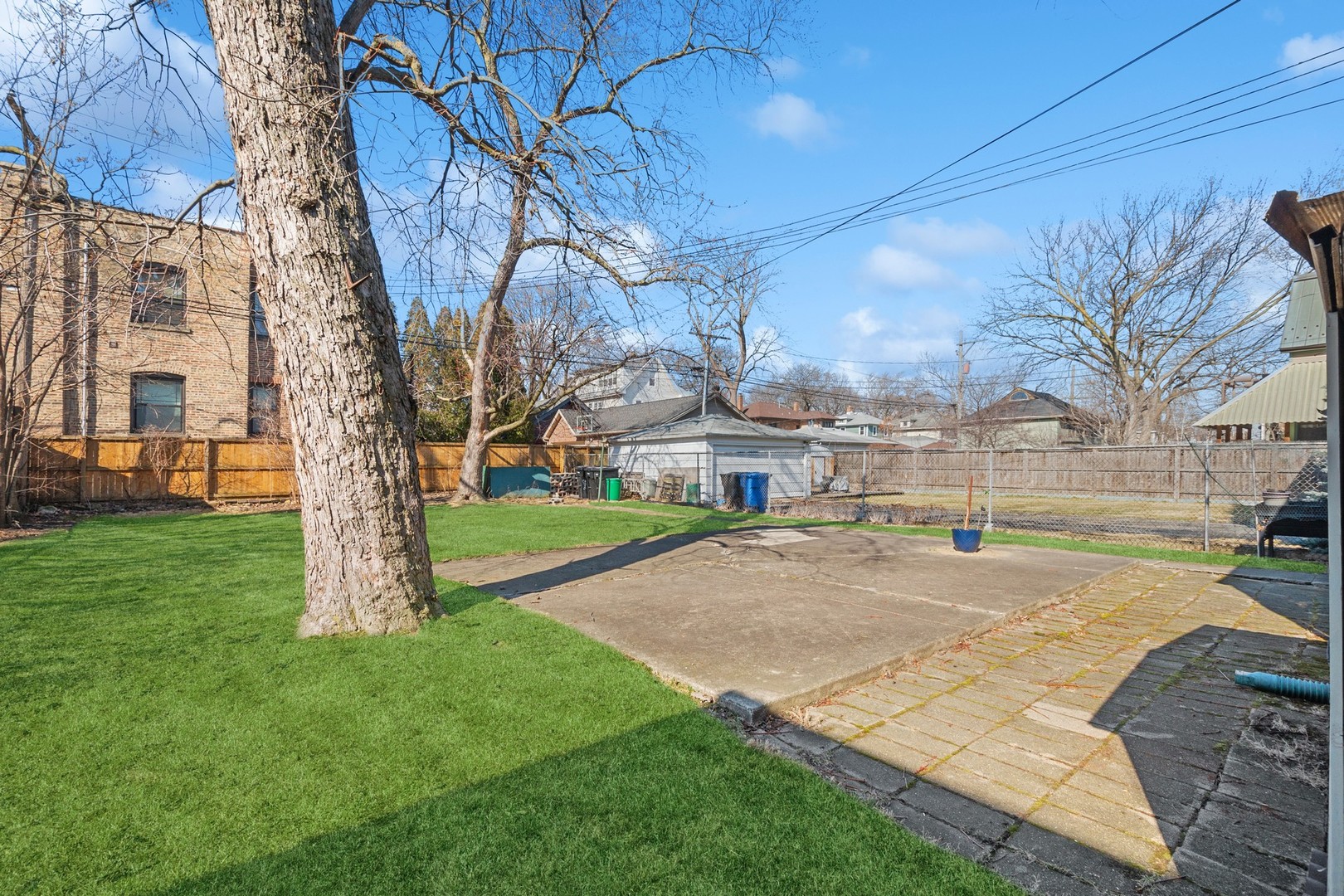 3806 N Lowell Avenue